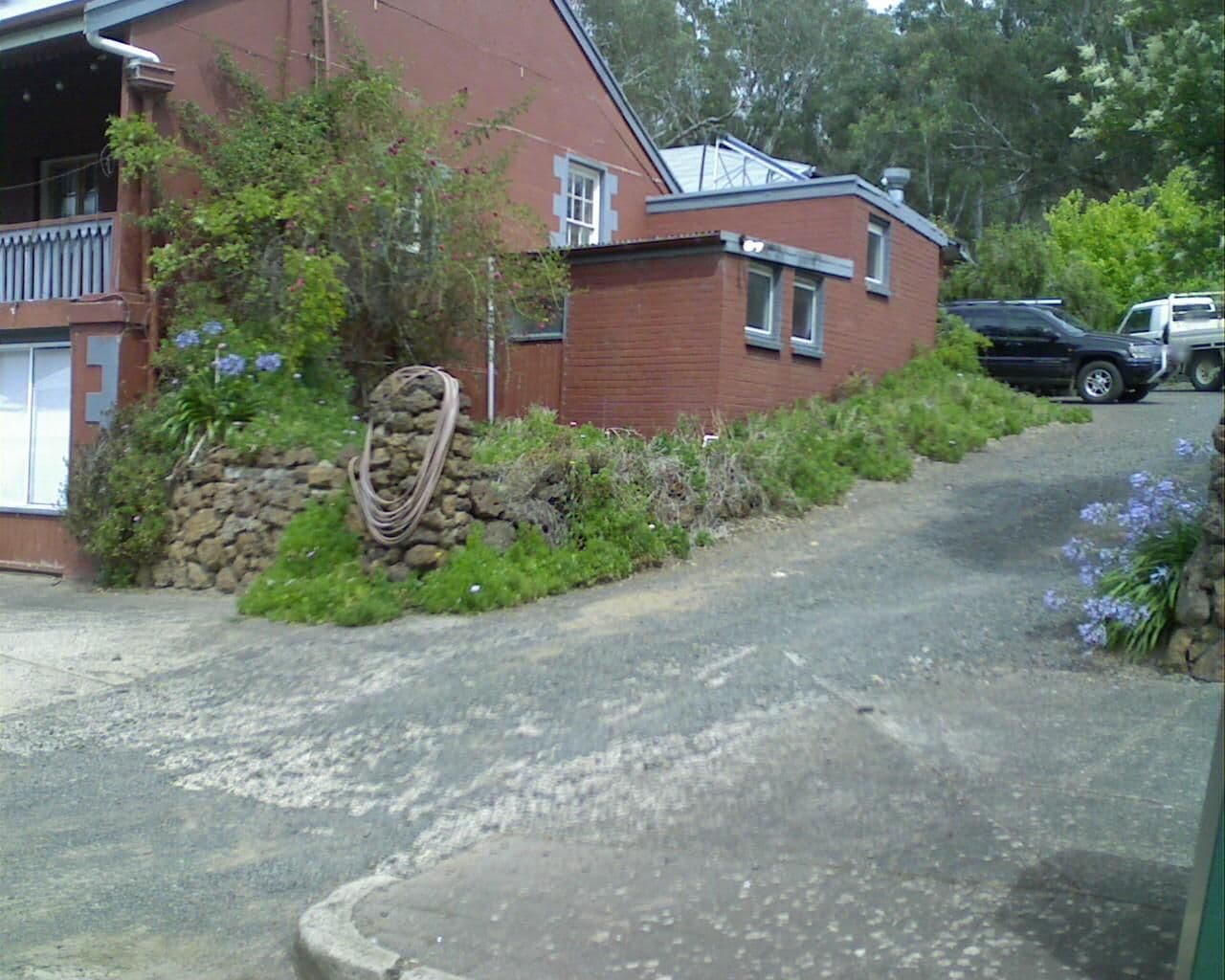 Street view near Hermitage Hotel, Casterton — © bob3bob3 (CC BY-SA · Mapillary)