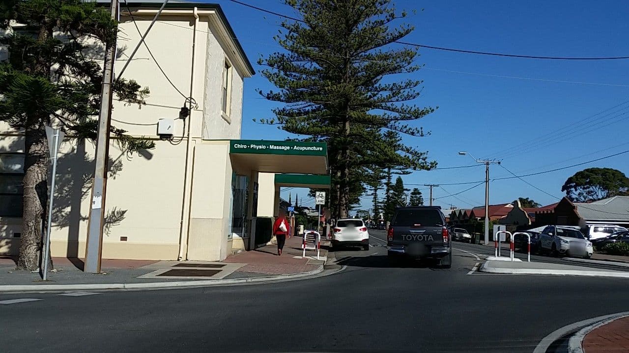 Street view near 1/35A Beach on Broadway, Glenelg South — © didz (CC BY-SA · Mapillary)