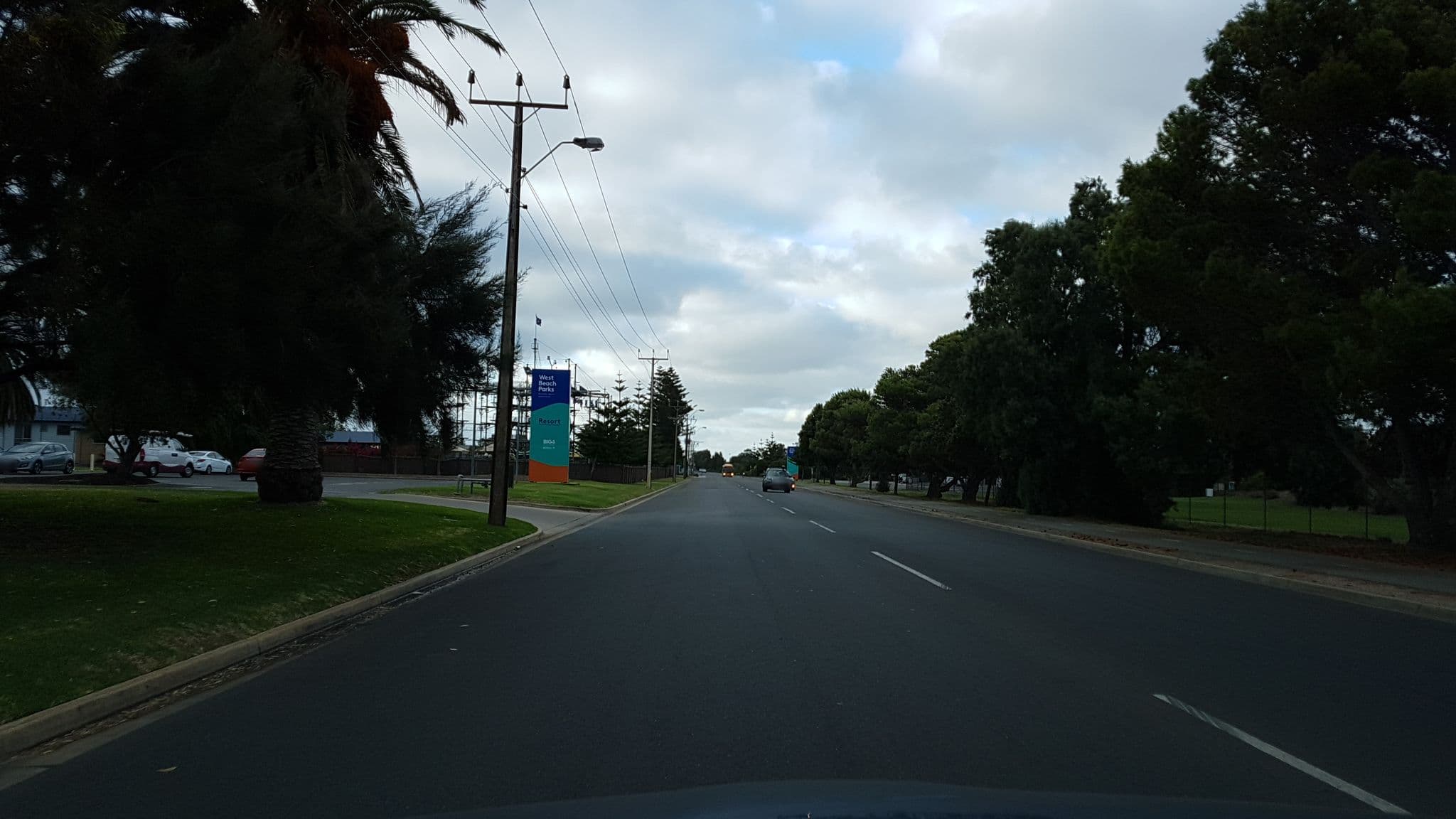 Street view near Adelaide Shores Resort, West Beach — © didz (CC BY-SA · Mapillary)