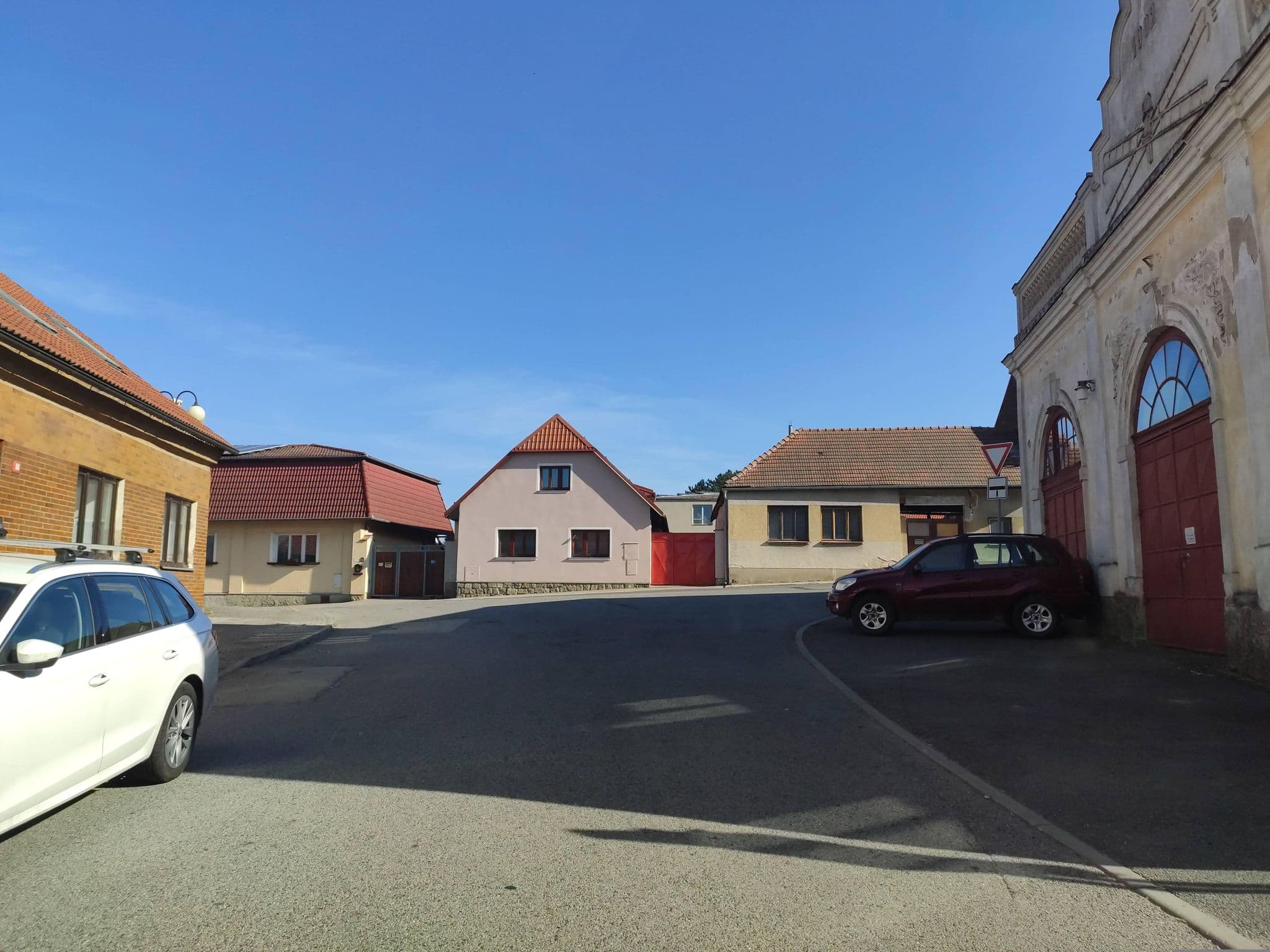 Street view near Hotel Artaban, Žirovnice — © martinpoljak (CC BY-SA · Mapillary)