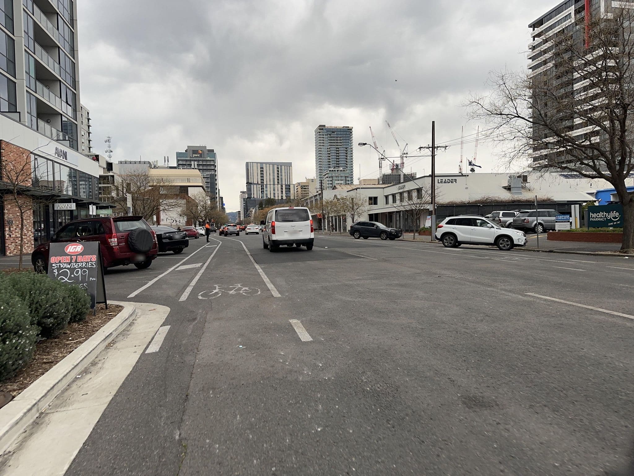Street view near West Franklin Apartments, Adelaide — © banjo5295 (CC BY-SA · Mapillary)