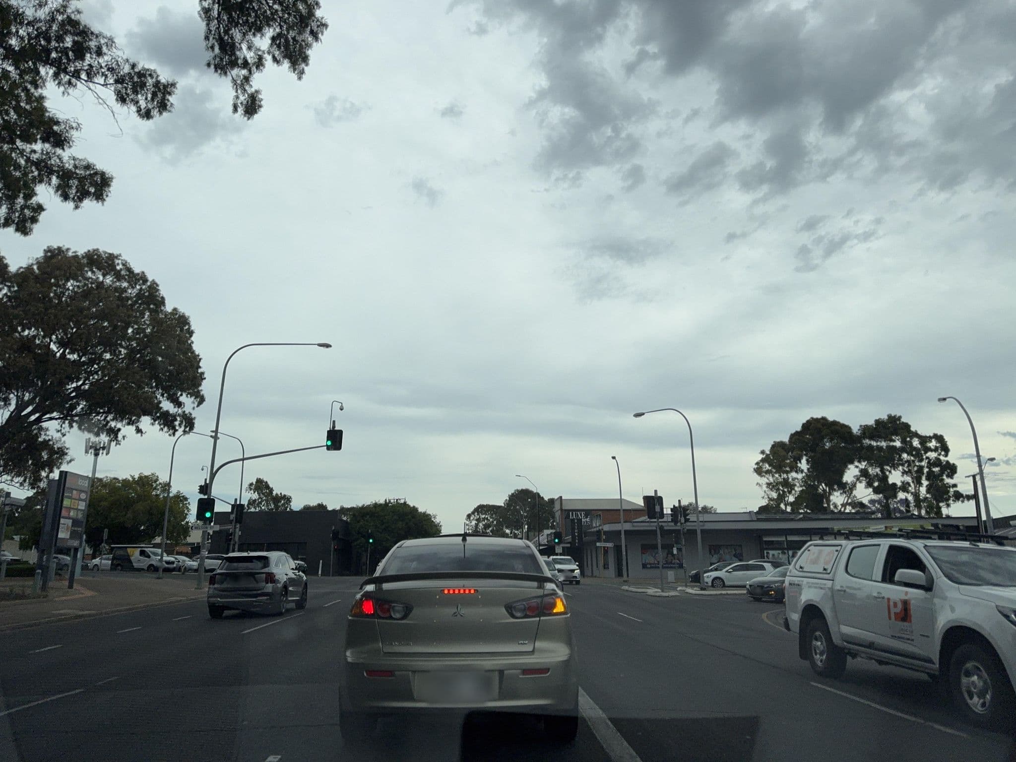 Street view near Nhill, St Peters — © flakefrost (CC BY-SA · Mapillary)