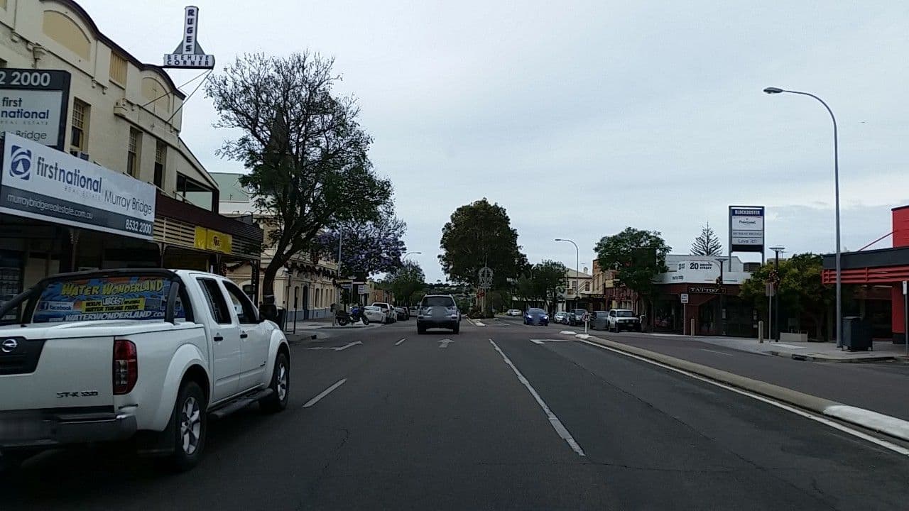 Street view near Balcony On 6th, Murray Bridge, Murray Bridge — © didz (CC BY-SA · Mapillary)