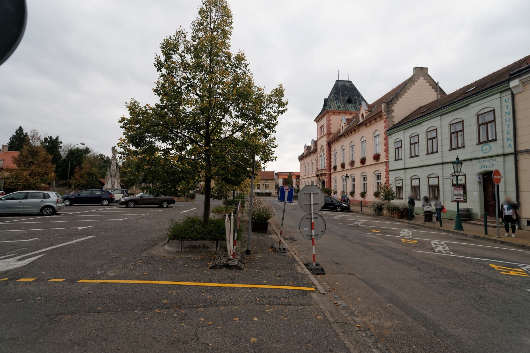 Street view near Zámecký hotel Lednice, Lednice — © txllxt (CC BY-SA · Mapillary)