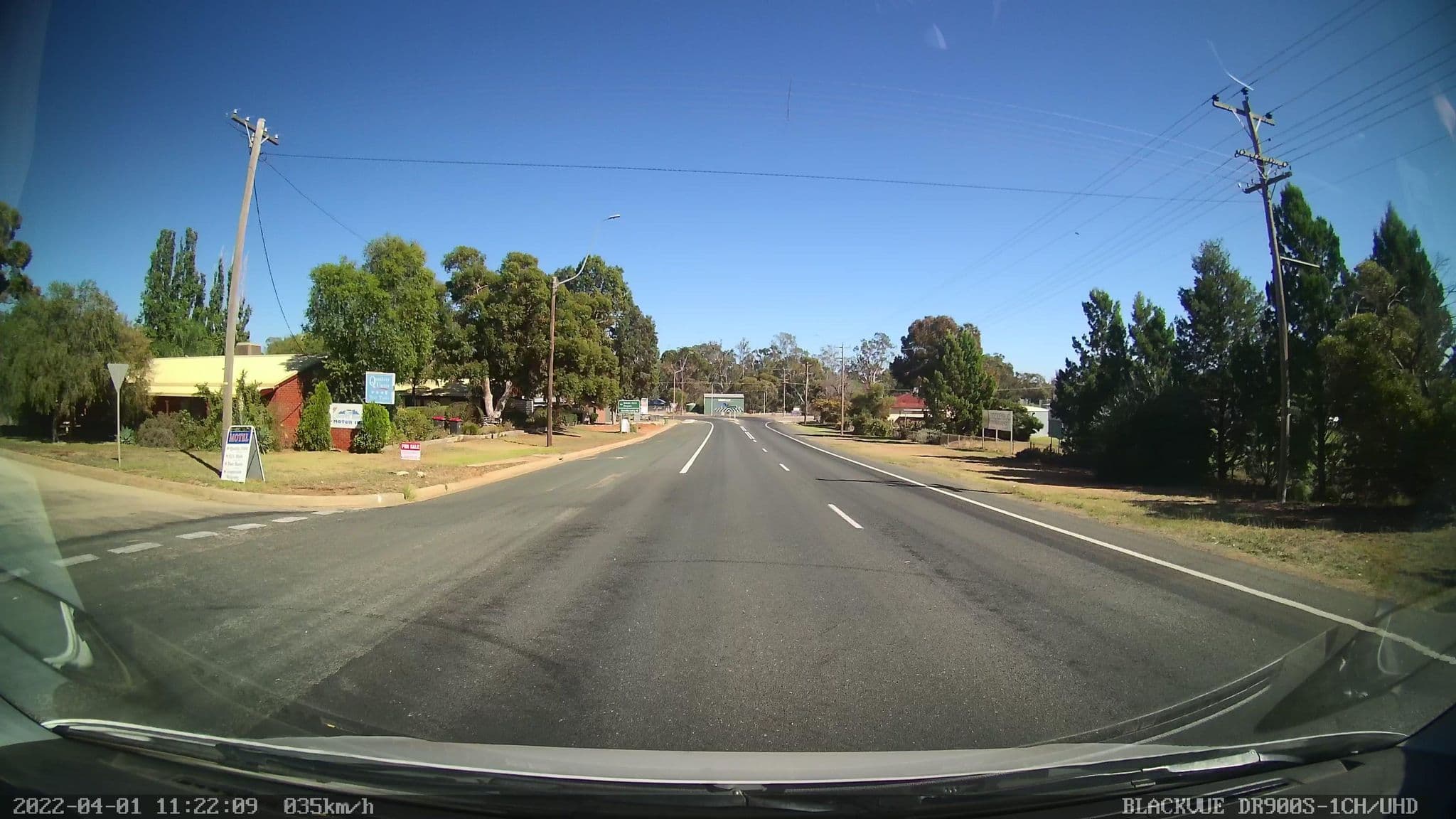 Street view near Tooleybuc Club Motor Inn, Swan Hill — © bob3bob3 (CC BY-SA · Mapillary)