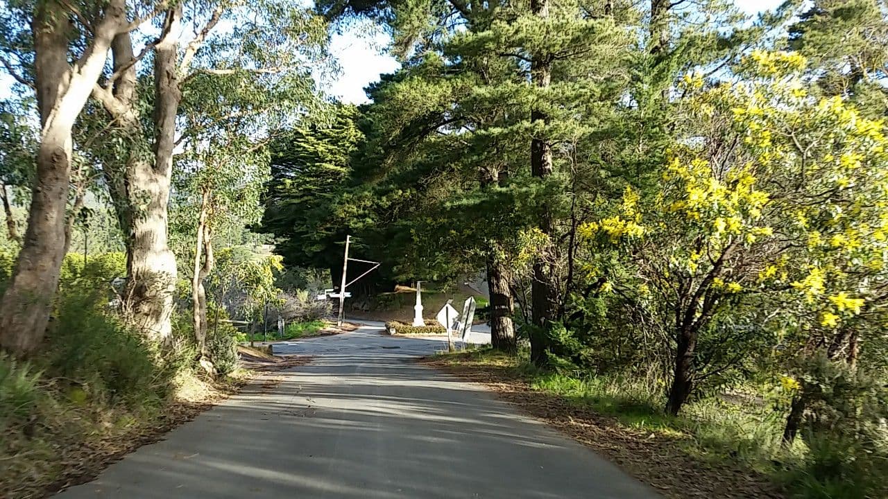 Street view near Babi's Rose Cottage, Adelaide Hills — © didz (CC BY-SA · Mapillary)