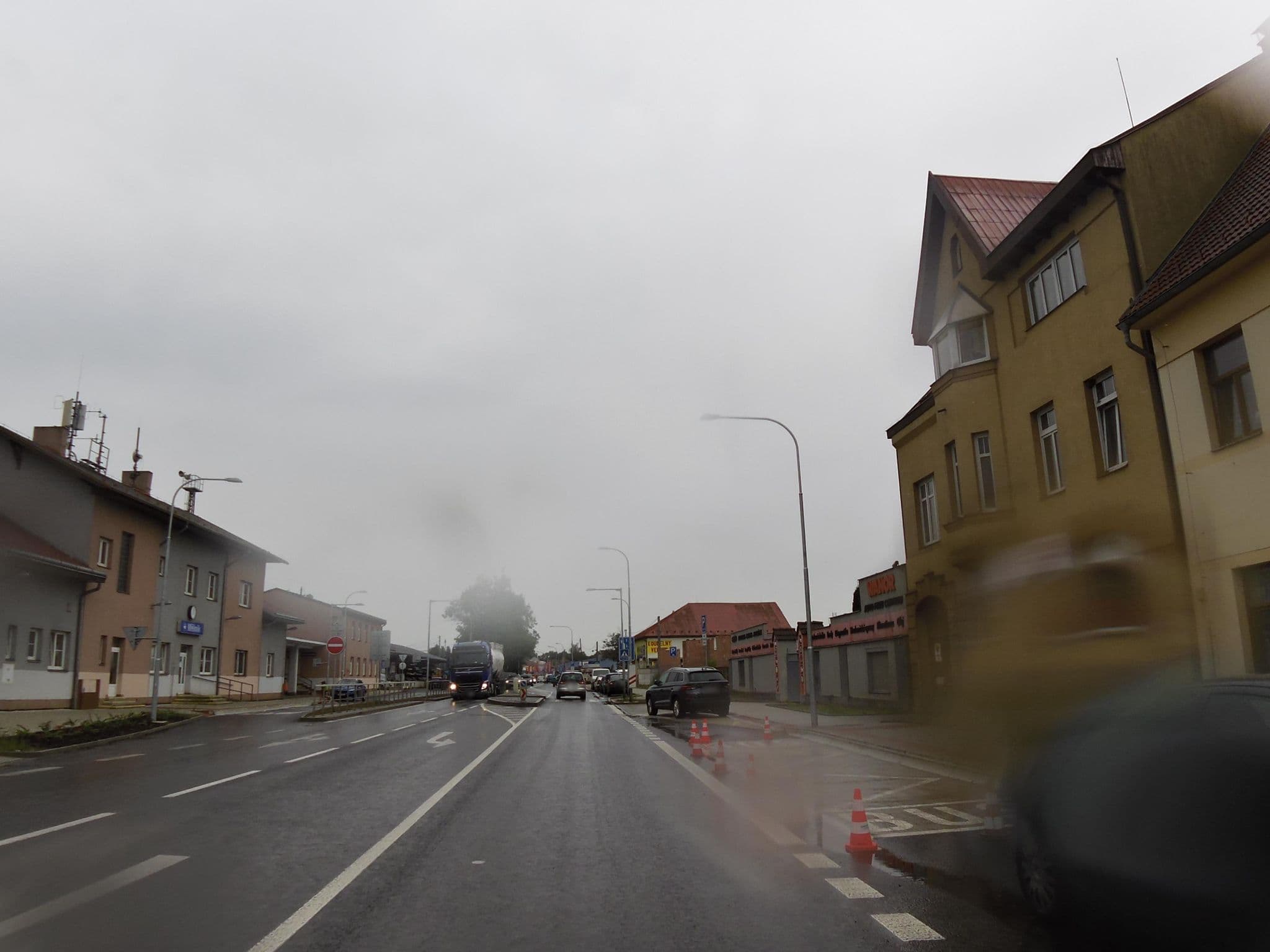 Street view near Reks, Mělník — © fell3 (CC BY-SA · Mapillary)