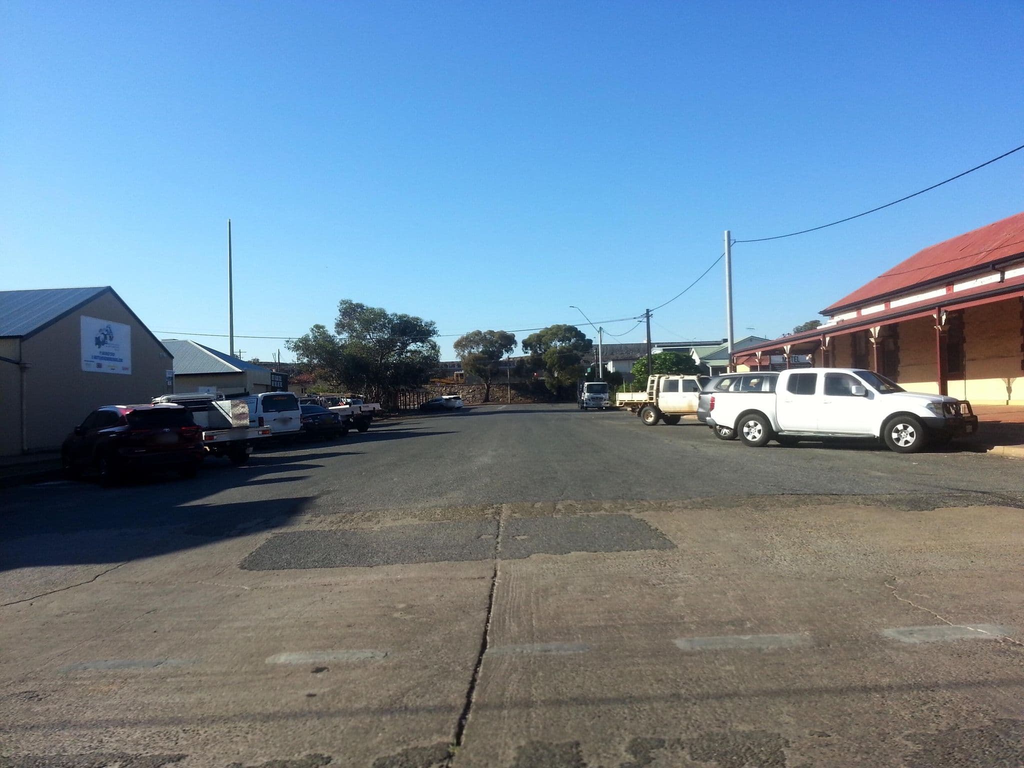 Street view near Hotel & Club Supplies, Broken Hill — © bob3bob3 (CC BY-SA · Mapillary)