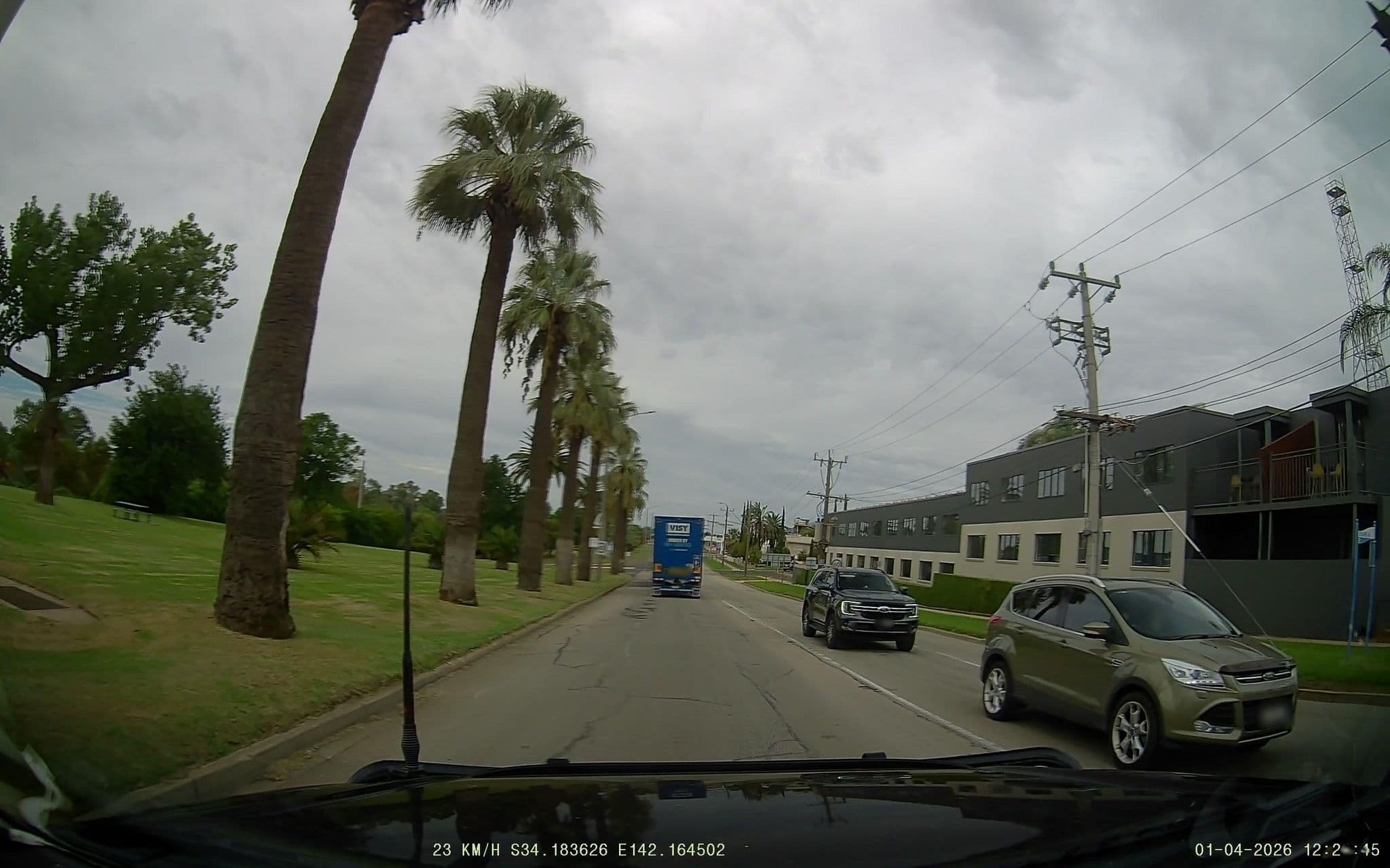 Street view near Commodore Motor Inn, Mildura — © fizzie (CC BY-SA · Mapillary)