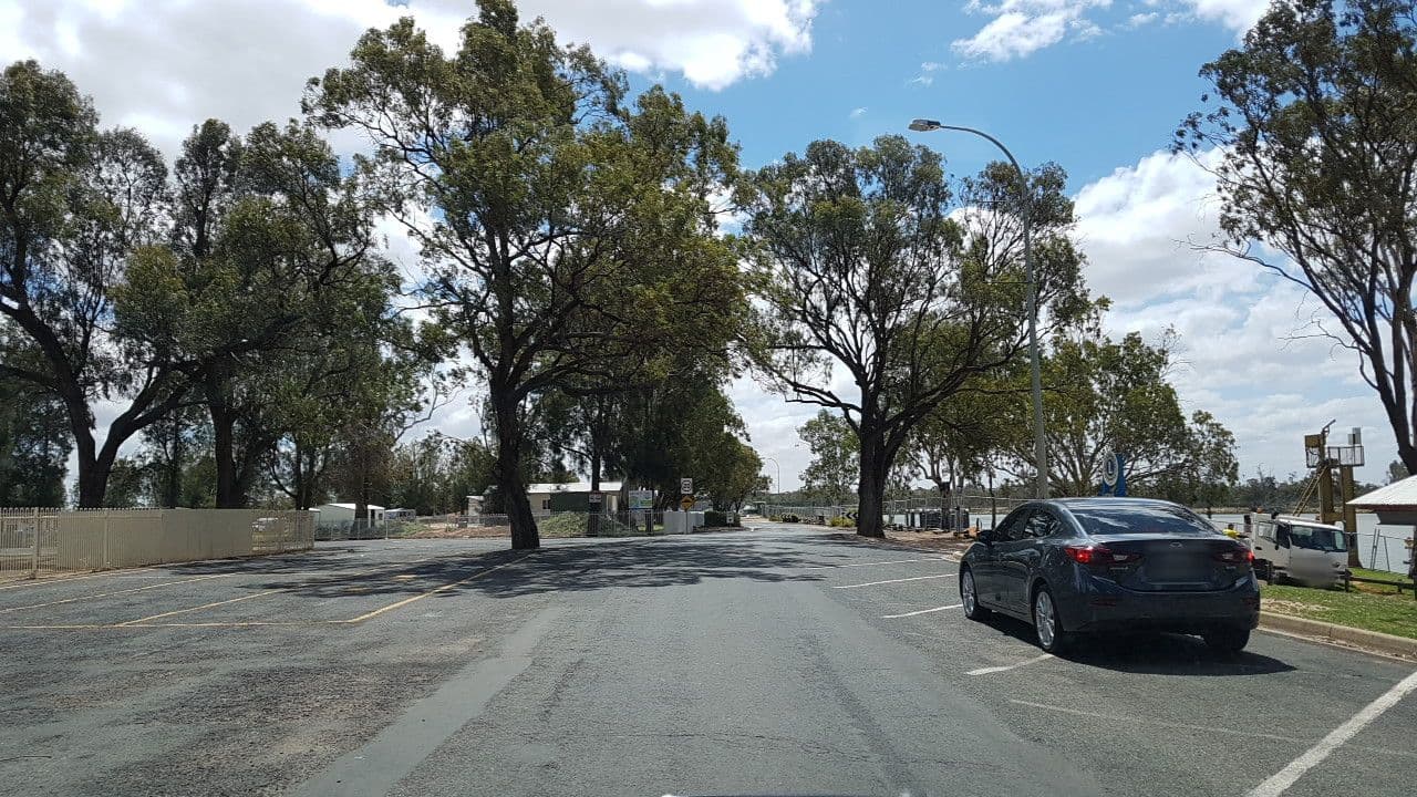 Street view near Waikerie Murray River Queen Hotel, Waikerie — © didz (CC BY-SA · Mapillary)
