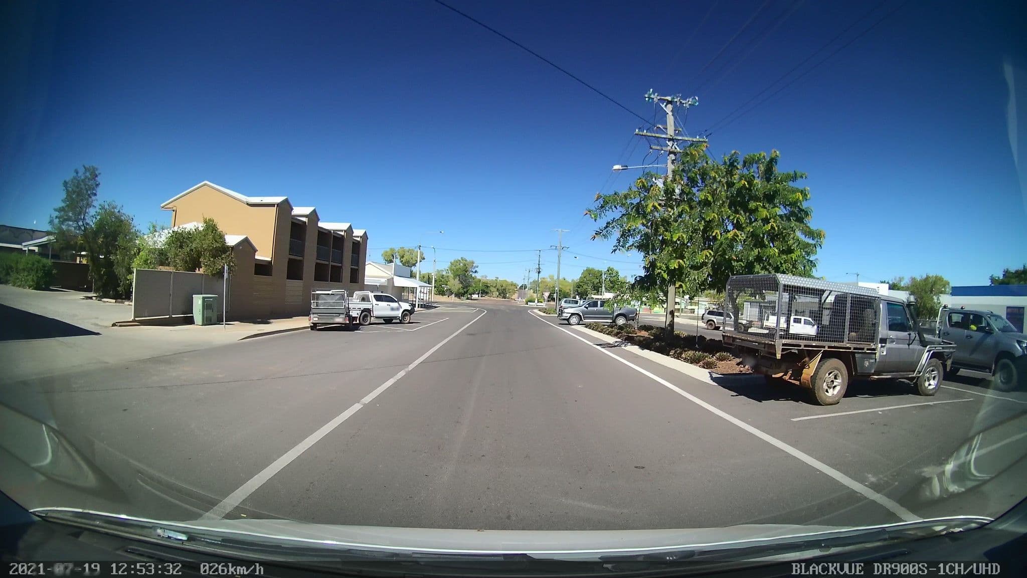 Street view near Central Hotel, Cloncurry — © bob3bob3 (CC BY-SA · Mapillary)