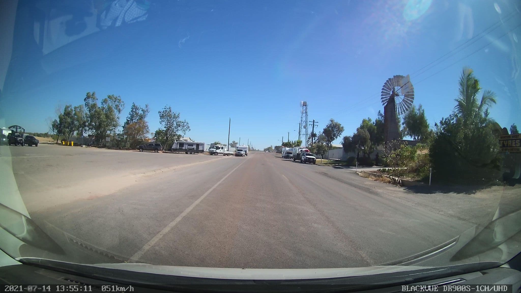 Street view near Banjo's Motel Cabins, Winton — © bob3bob3 (CC BY-SA · Mapillary)