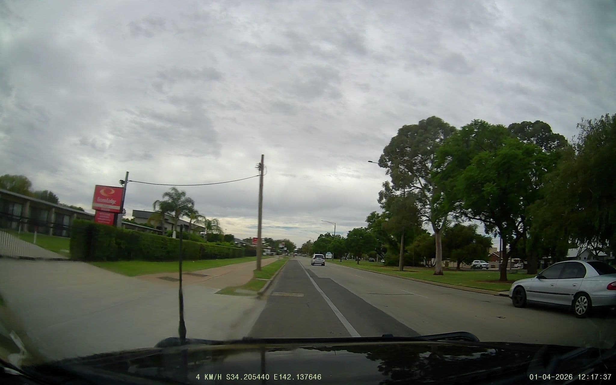 Street view near Sunraysia Motel, Mildura — © fizzie (CC BY-SA · Mapillary)