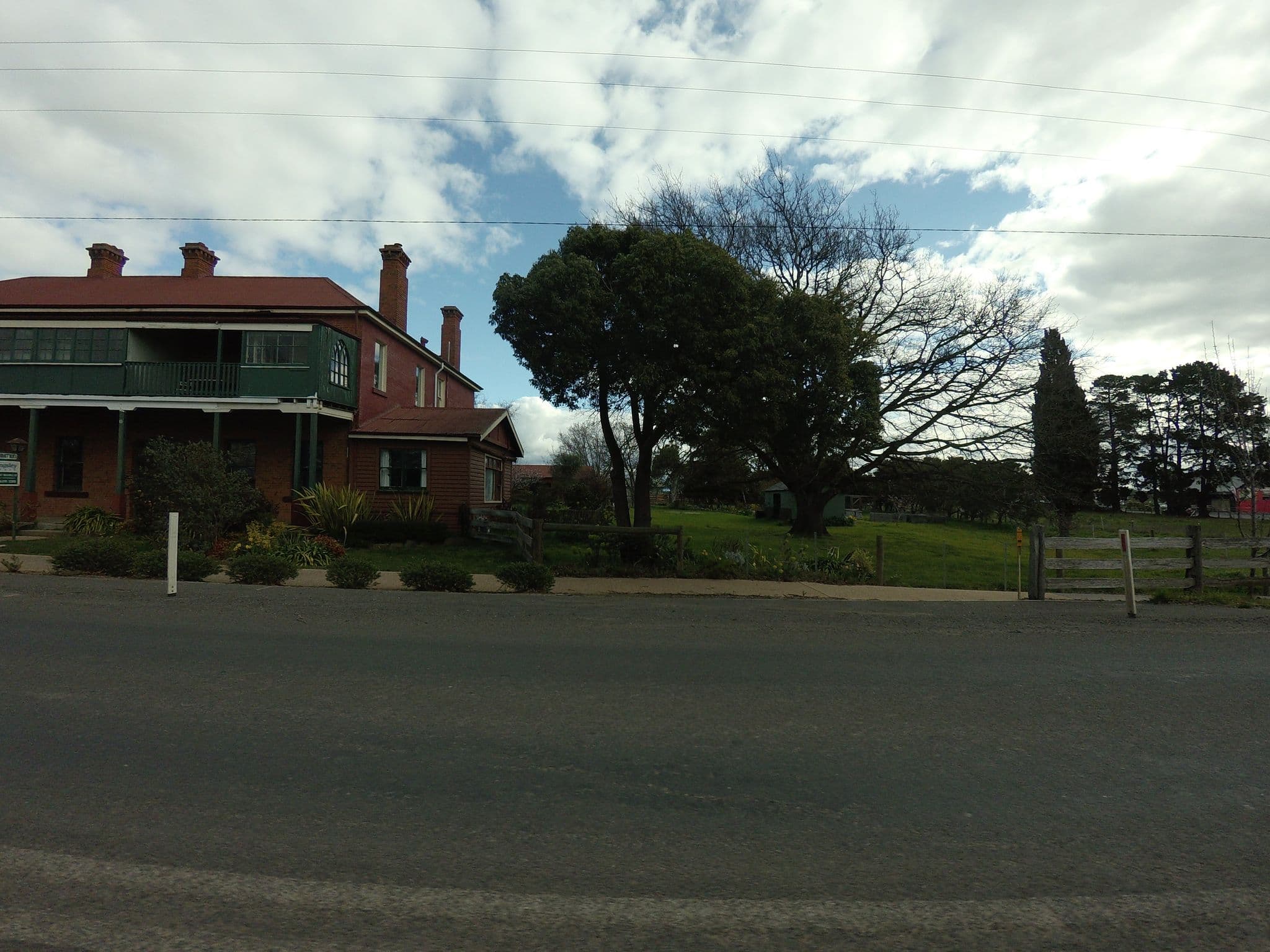 Street view near Kingsley House Olde World Accommodation, Longford — © tastrax (CC BY-SA · Mapillary)