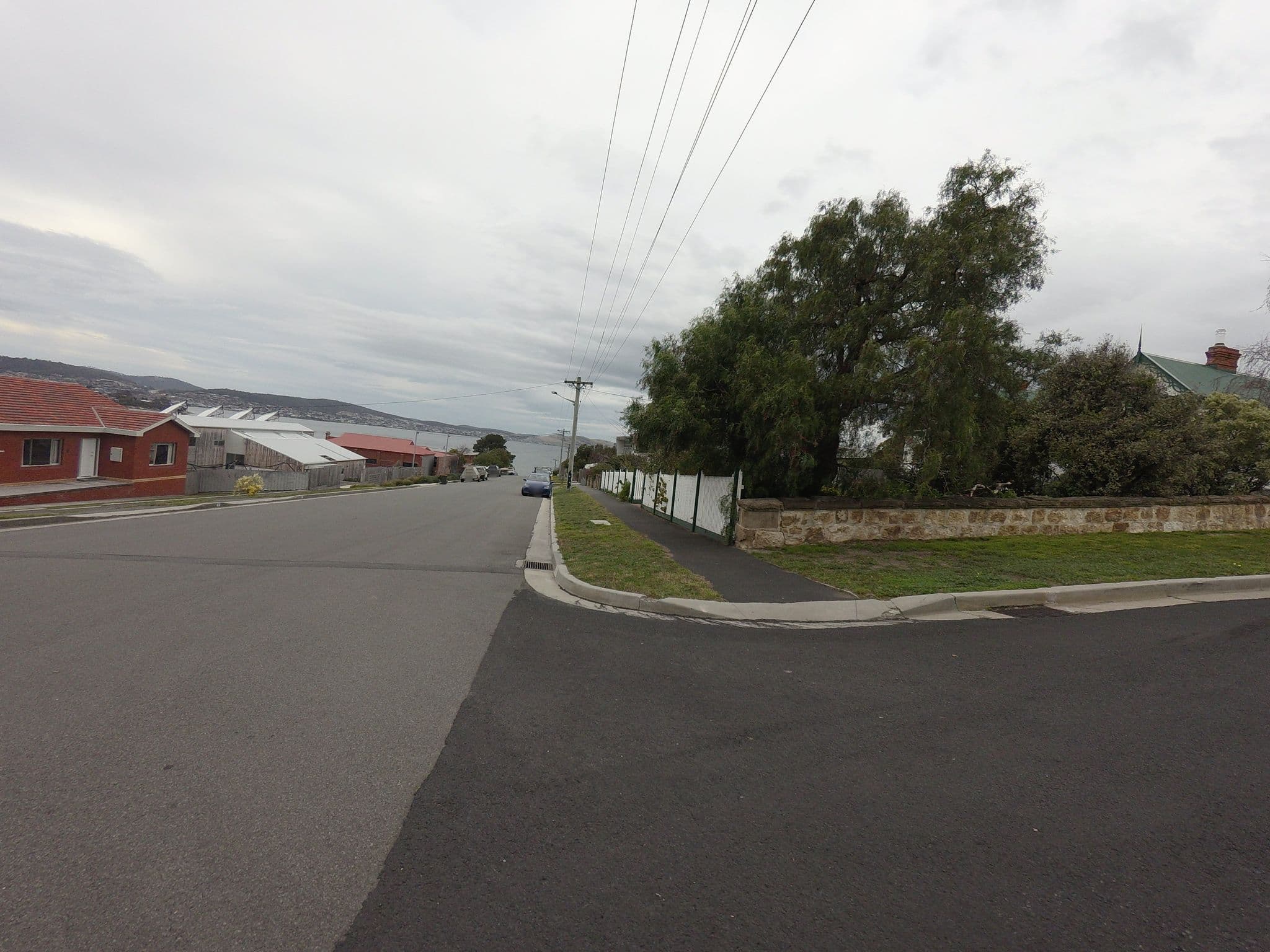 Street view near Bluff Lodge, Bellerive — © tastrax (CC BY-SA · Mapillary)