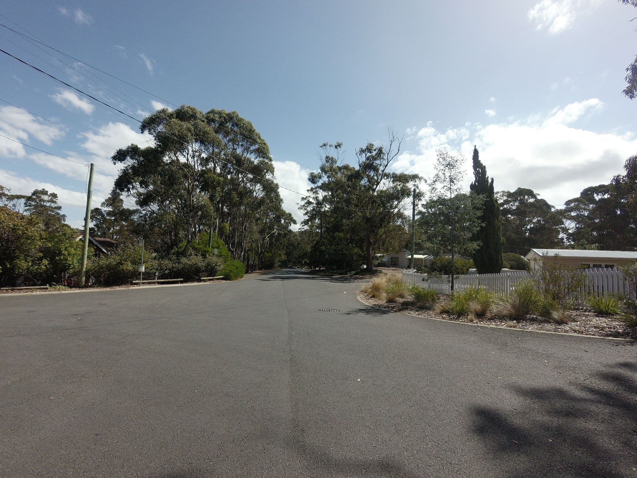 Street view near The Signalman's Cottage, Mount Nelson — © tastrax (CC BY-SA · Mapillary)