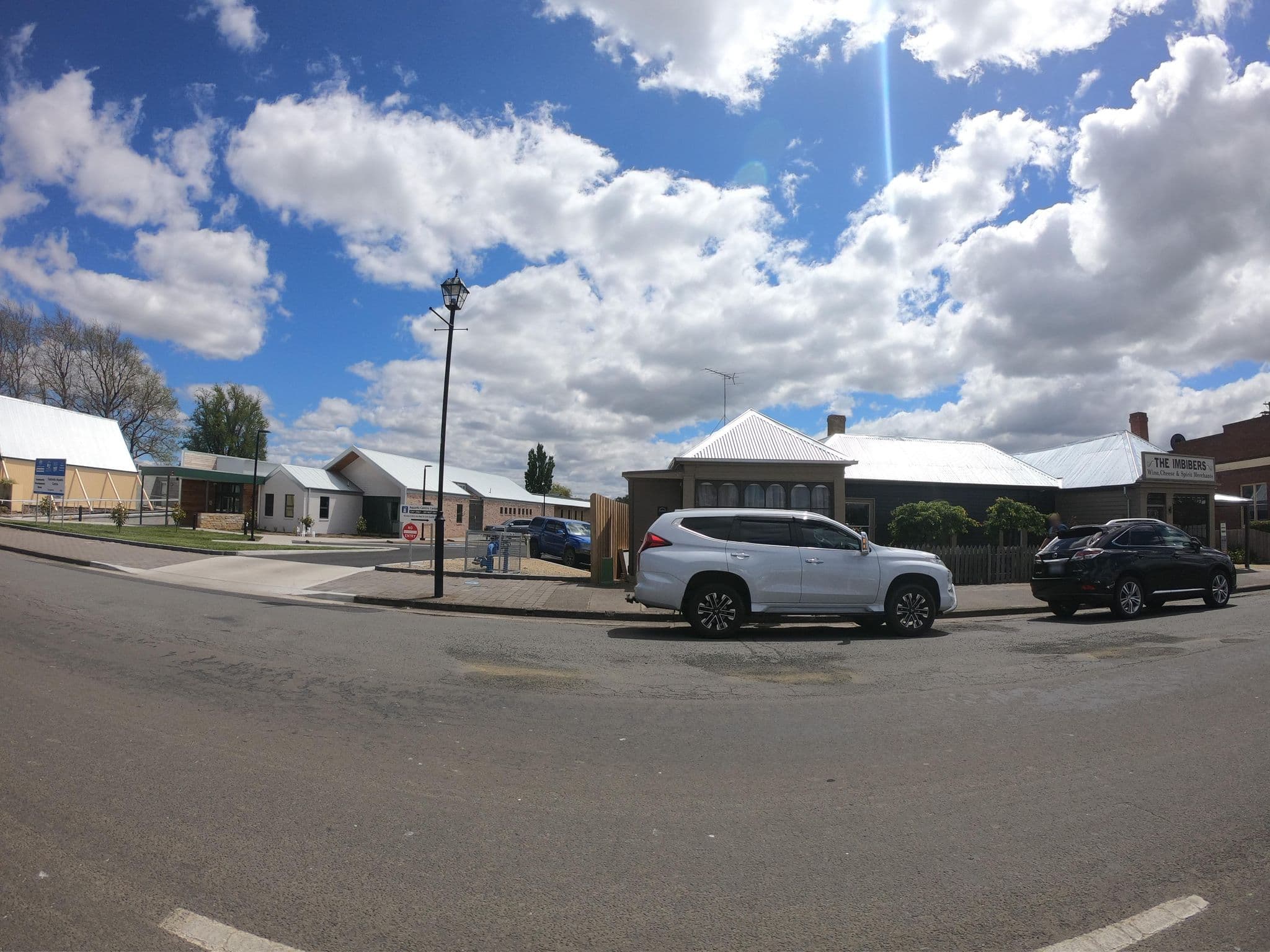 Street view near Robinson Cottage, Bagdad — © tastrax (CC BY-SA · Mapillary)