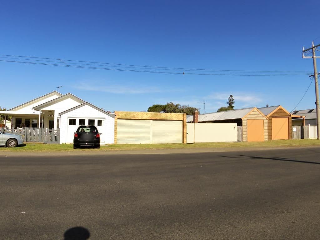 Street view near Pelican's Rest, Point Lonsdale — © mander (CC BY-SA · Mapillary)