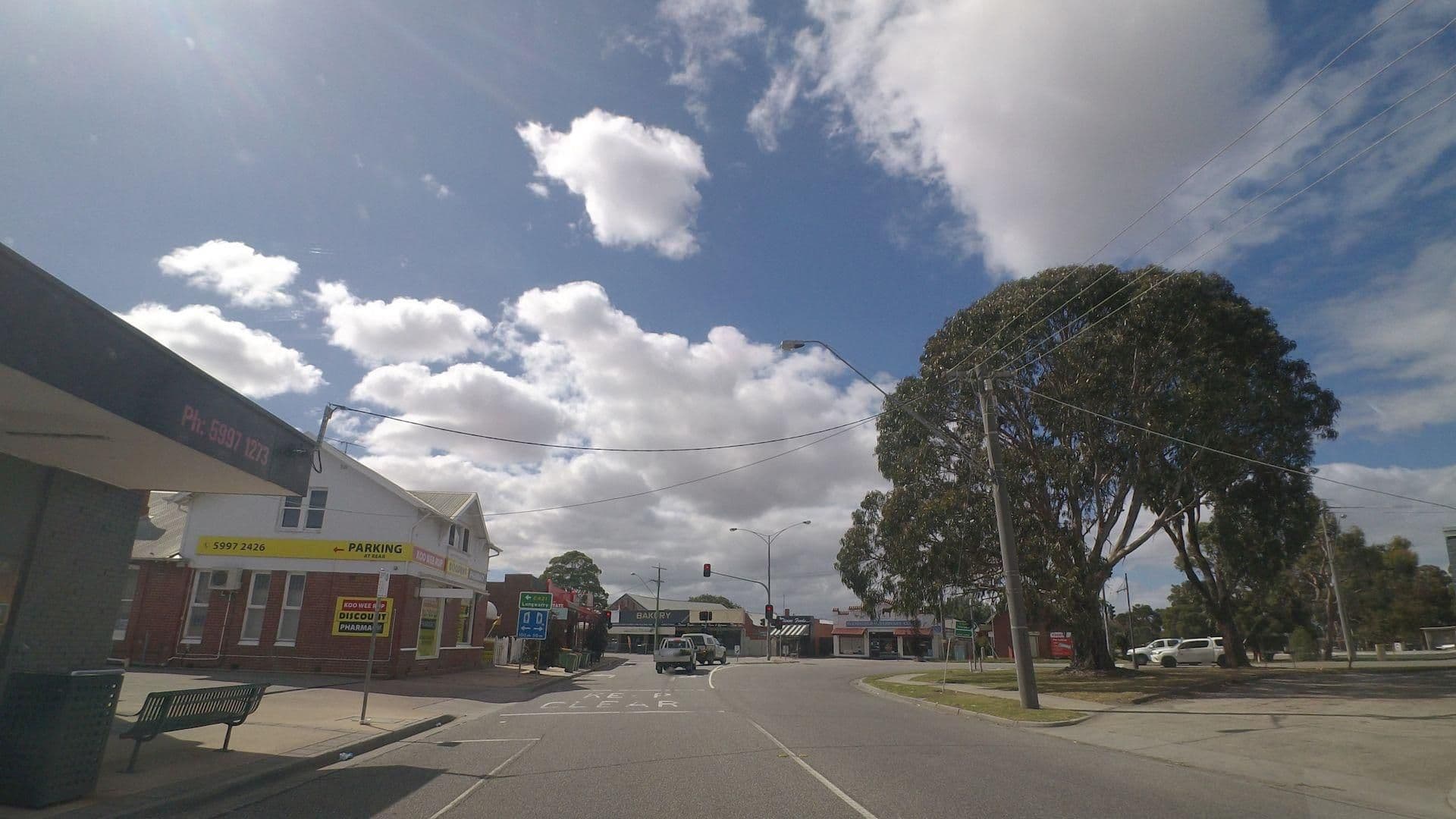 Street view near Koo Wee Rup Hotel, Koo-Wee-Rup — © mander (CC BY-SA · Mapillary)