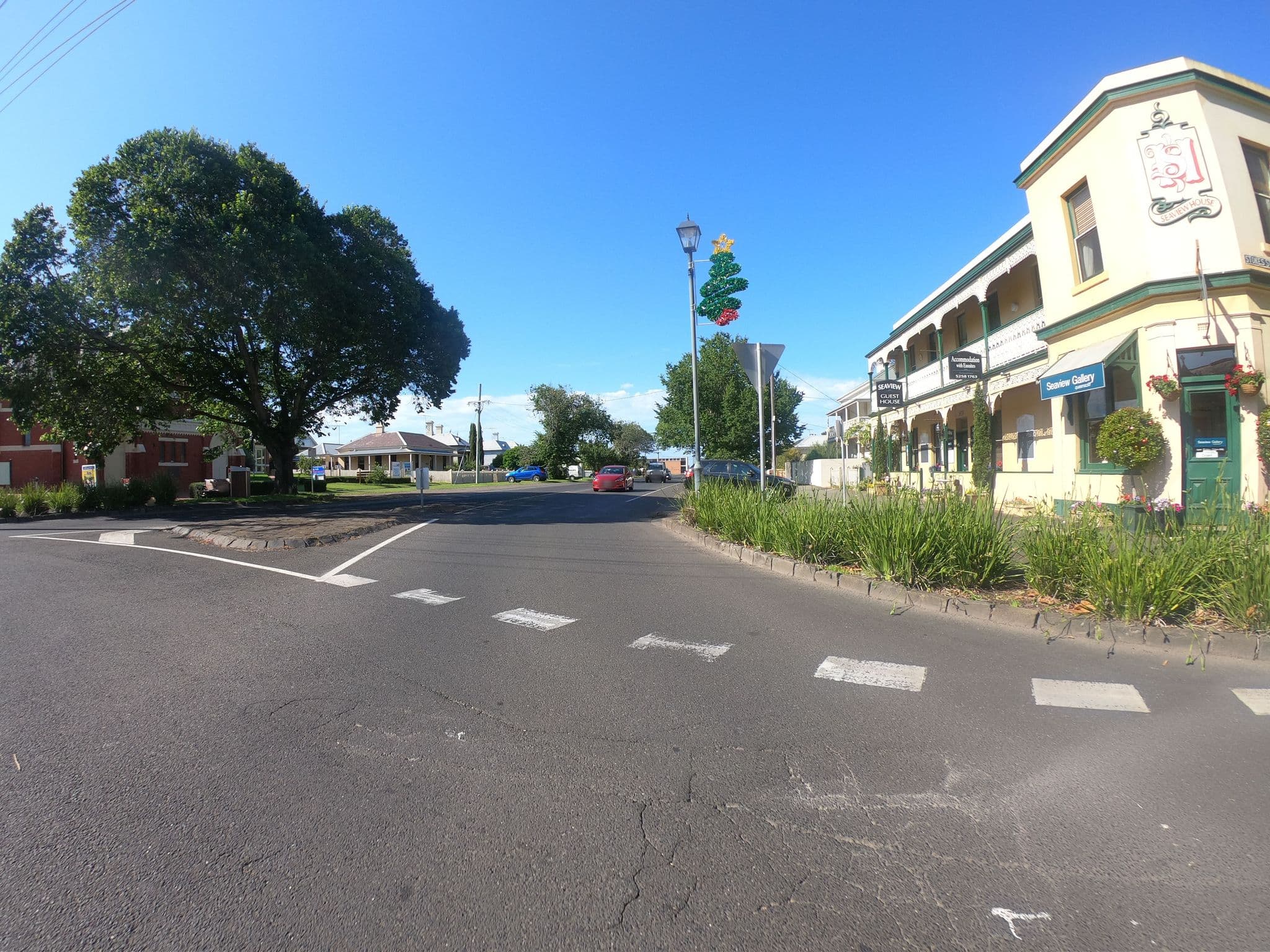 Street view near Seaview House, Point Lonsdale — © eneerhut (CC BY-SA · Mapillary)