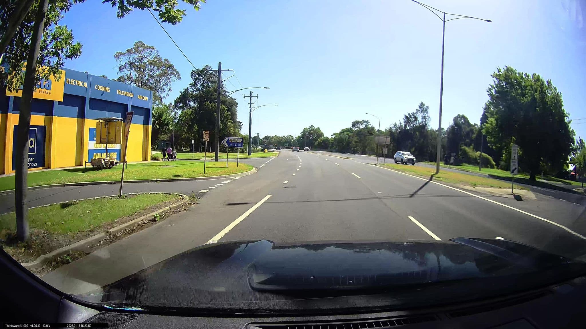 Street view near Best Western Strzelecki Motor Lodge, Traralgon — © maxim752 (CC BY-SA · Mapillary)