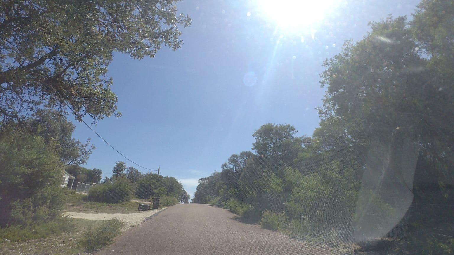 Street view near Golden Beach Cabins, Sale — © mander (CC BY-SA · Mapillary)