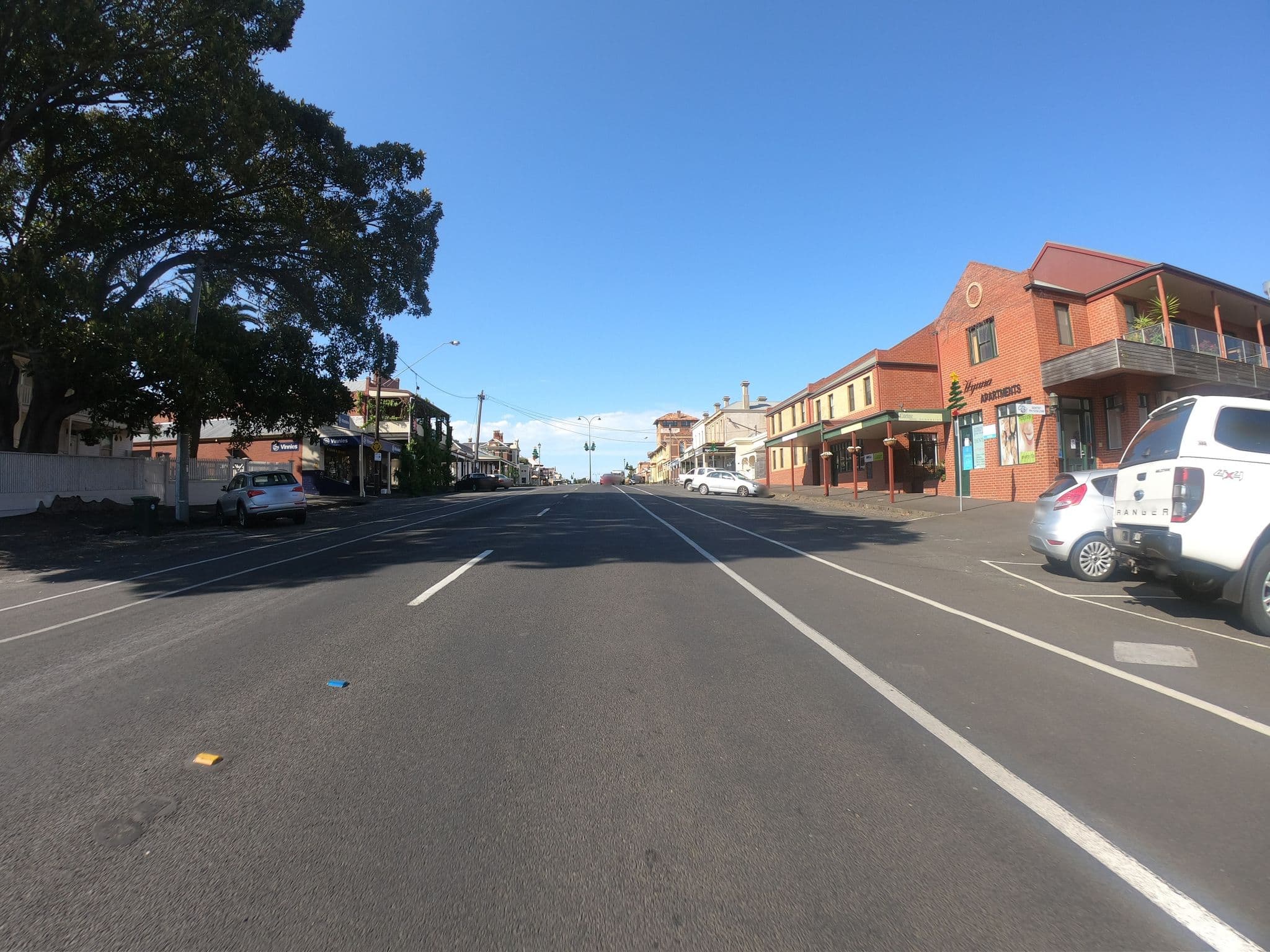 Street view near Wyuna Apartments, Point Lonsdale — © eneerhut (CC BY-SA · Mapillary)