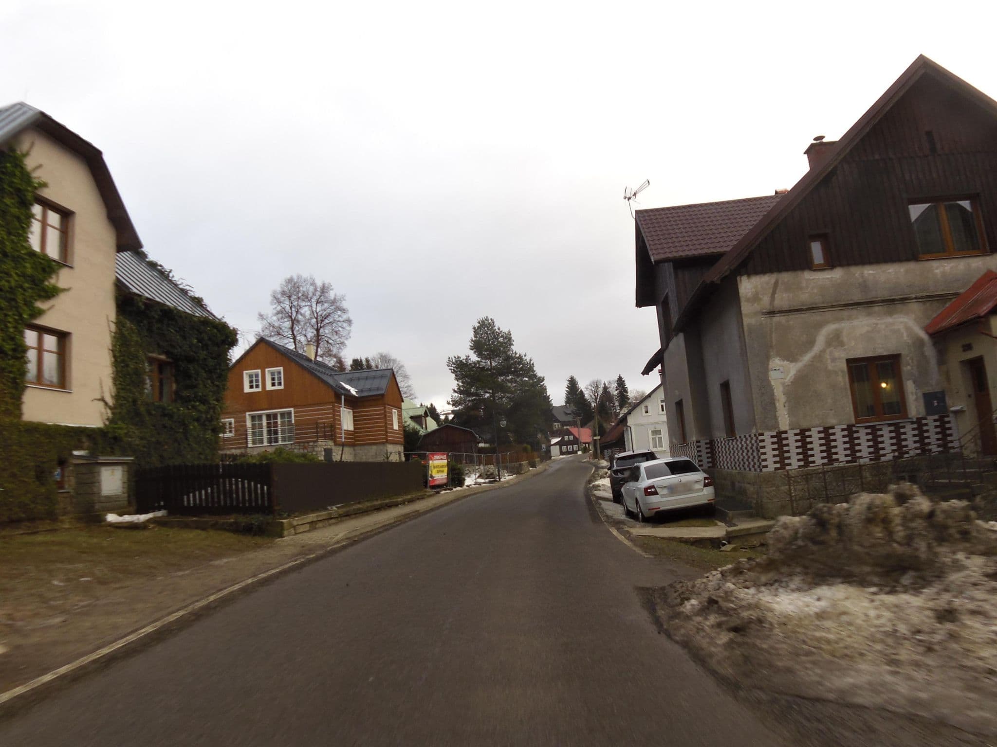 Street view near Koryna, Desná — © fell3 (CC BY-SA · Mapillary)