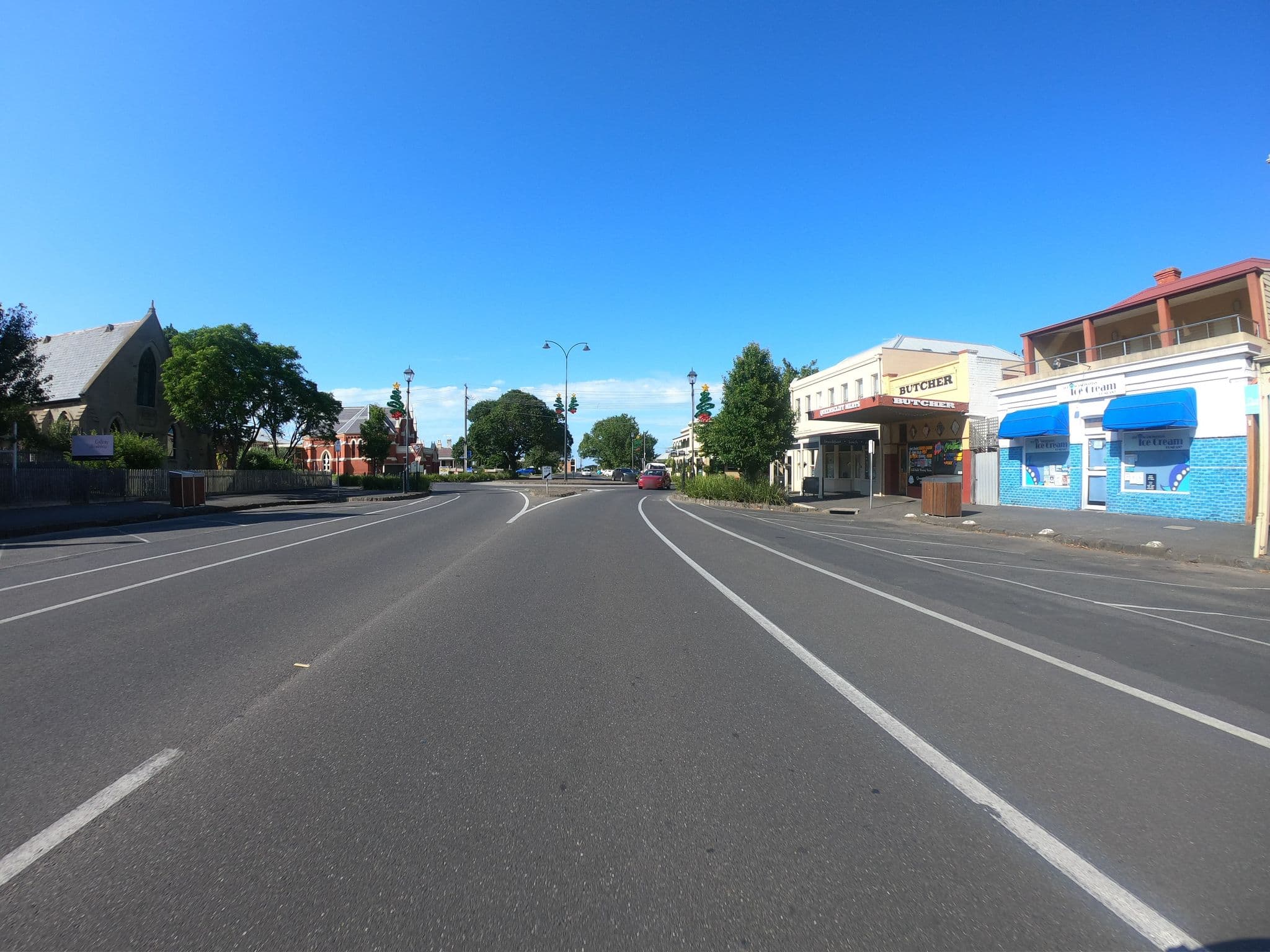 Street view near Banks at Queenscliff, Point Lonsdale — © eneerhut (CC BY-SA · Mapillary)