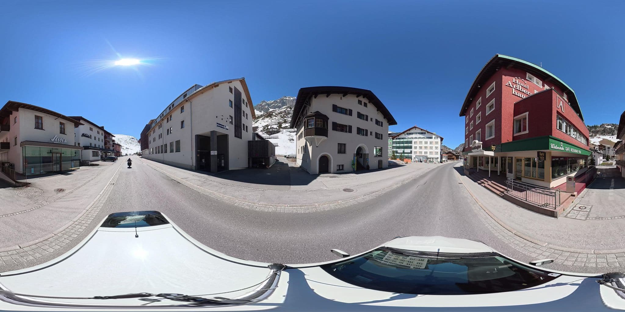 Street view near Posthaus, Lech