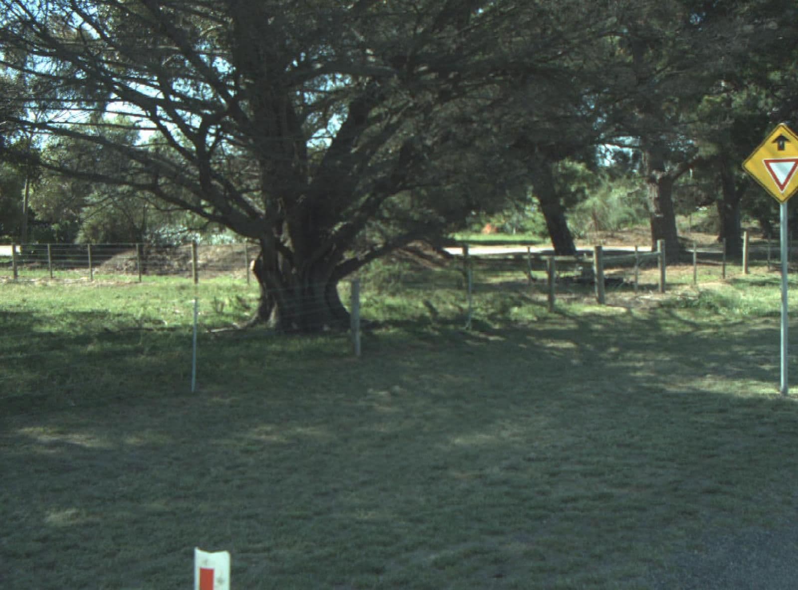 Street view near Harrison Estate, Bell Post Hill — © cogg (CC BY-SA · Mapillary)