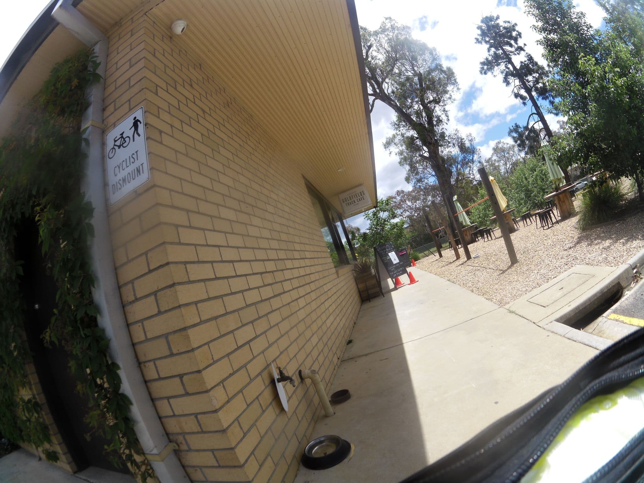 Street view near Tread Harcourt, Castlemaine — © skillsy (CC BY-SA · Mapillary)