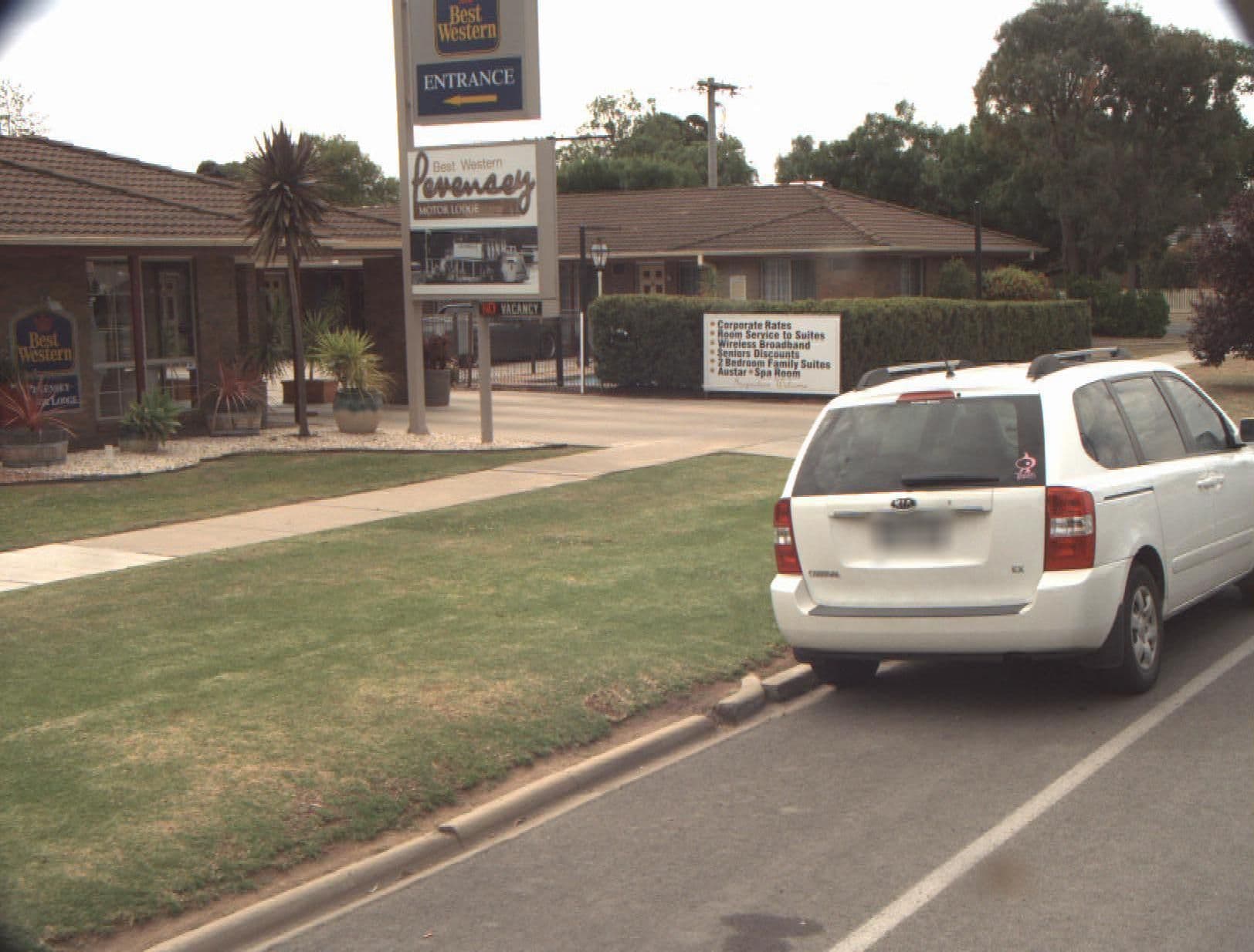 Street view near Best Western Pevensey Motor Lodge, Echuca — © vicroads (CC BY-SA · Mapillary)