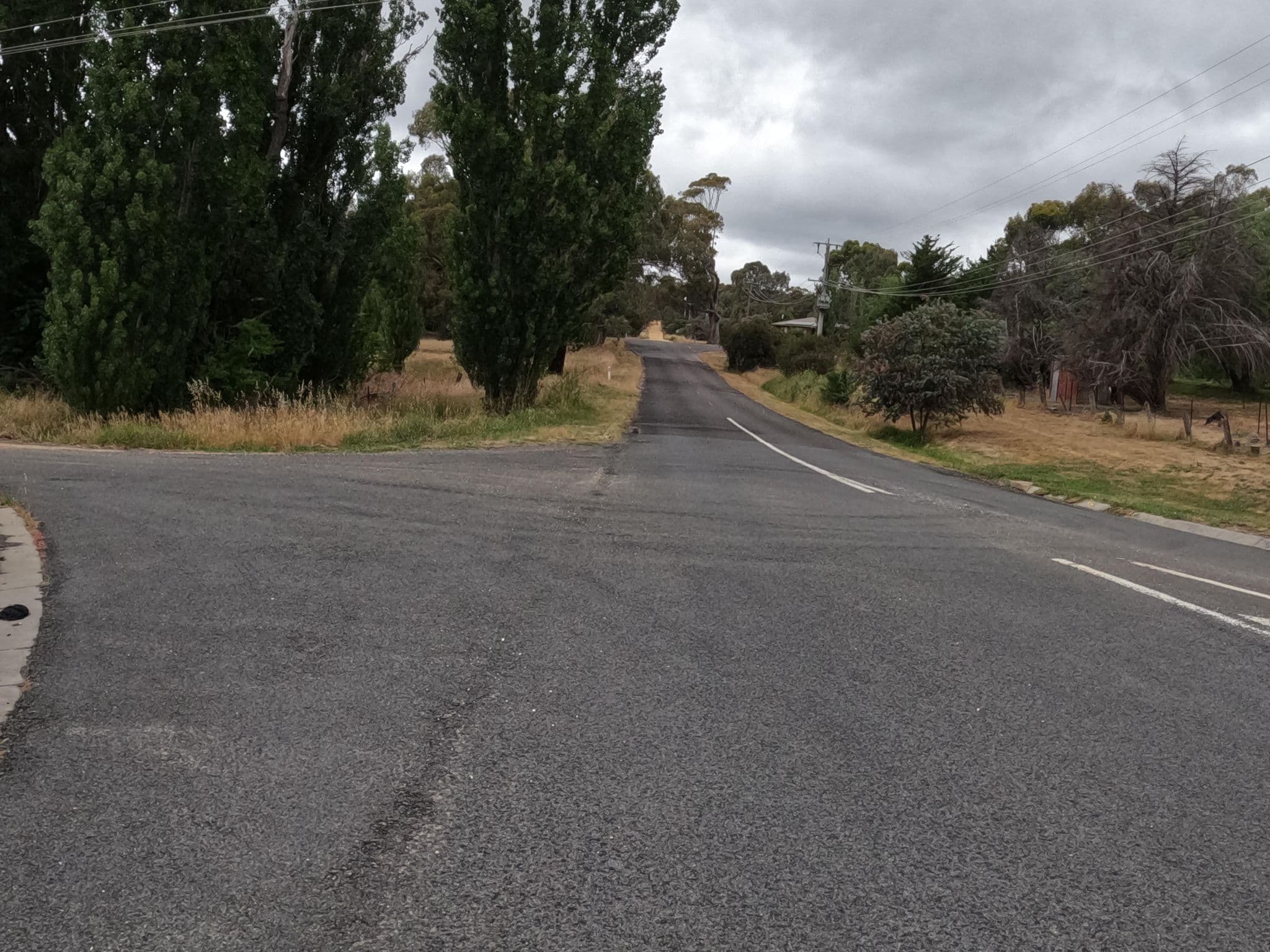 Street view near Guildford Family Hotel, Campbells Creek — © skillsy (CC BY-SA · Mapillary)