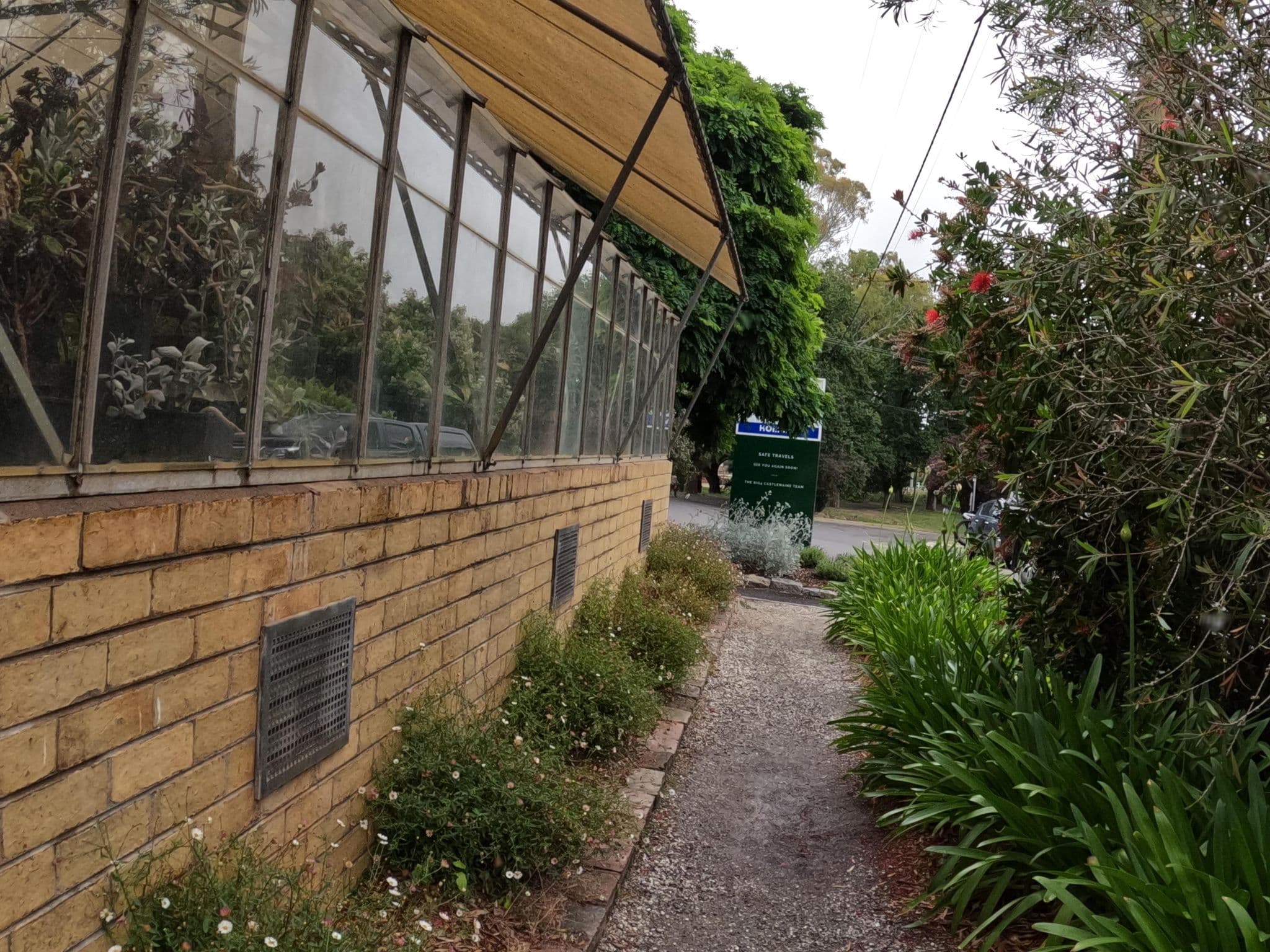 Street view near Big4 Castlemaine Gardens Holiday Park, Castlemaine — © skillsy (CC BY-SA · Mapillary)