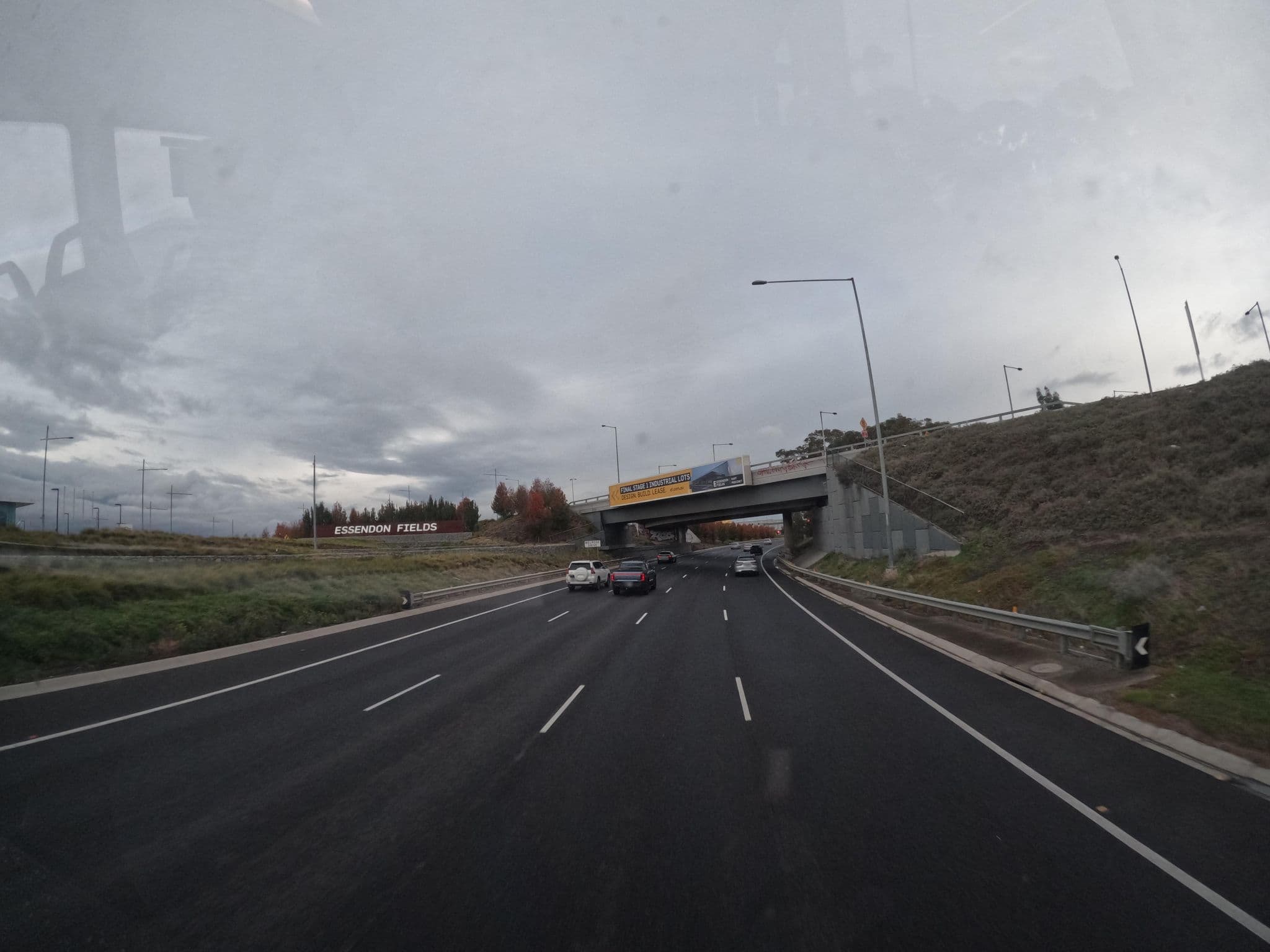 Street view near The Reef Retreat, Gowanbrae — © skillsy (CC BY-SA · Mapillary)