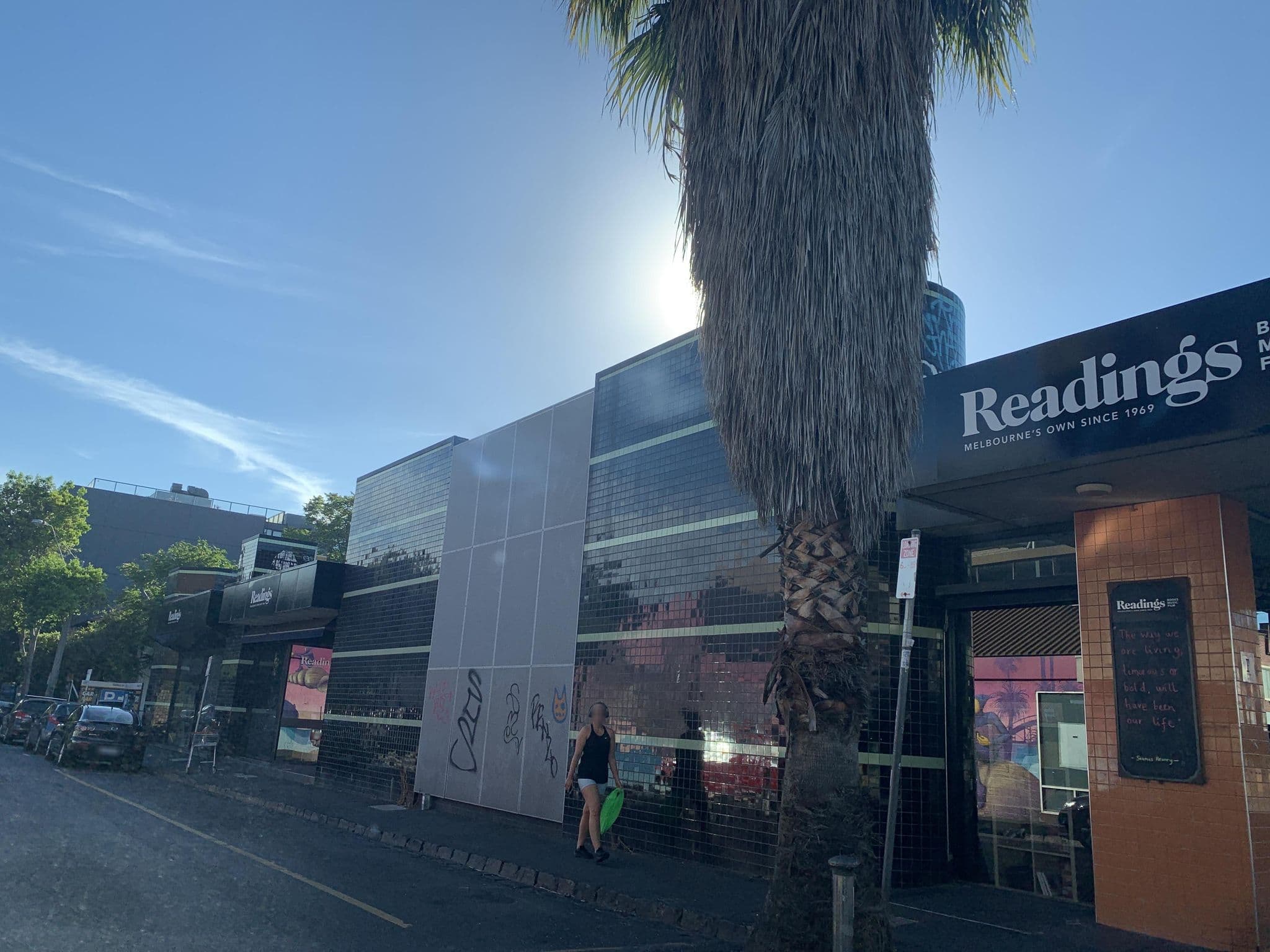 Street view near Luna St Kilda, Saint Kilda — © diacritic (CC BY-SA · Mapillary)