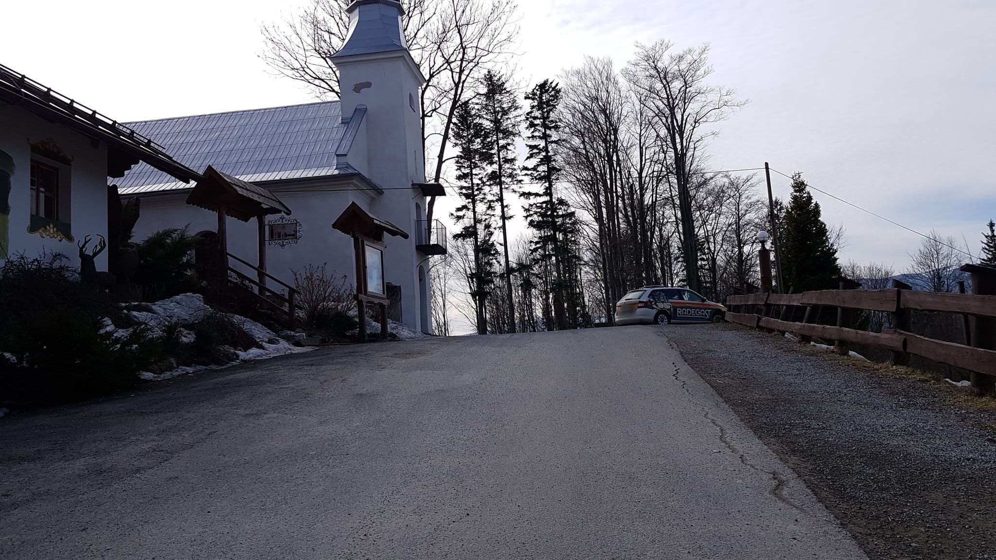 Street view near Křížový vrch, Jeseník — © richardc (CC BY-SA · Mapillary)