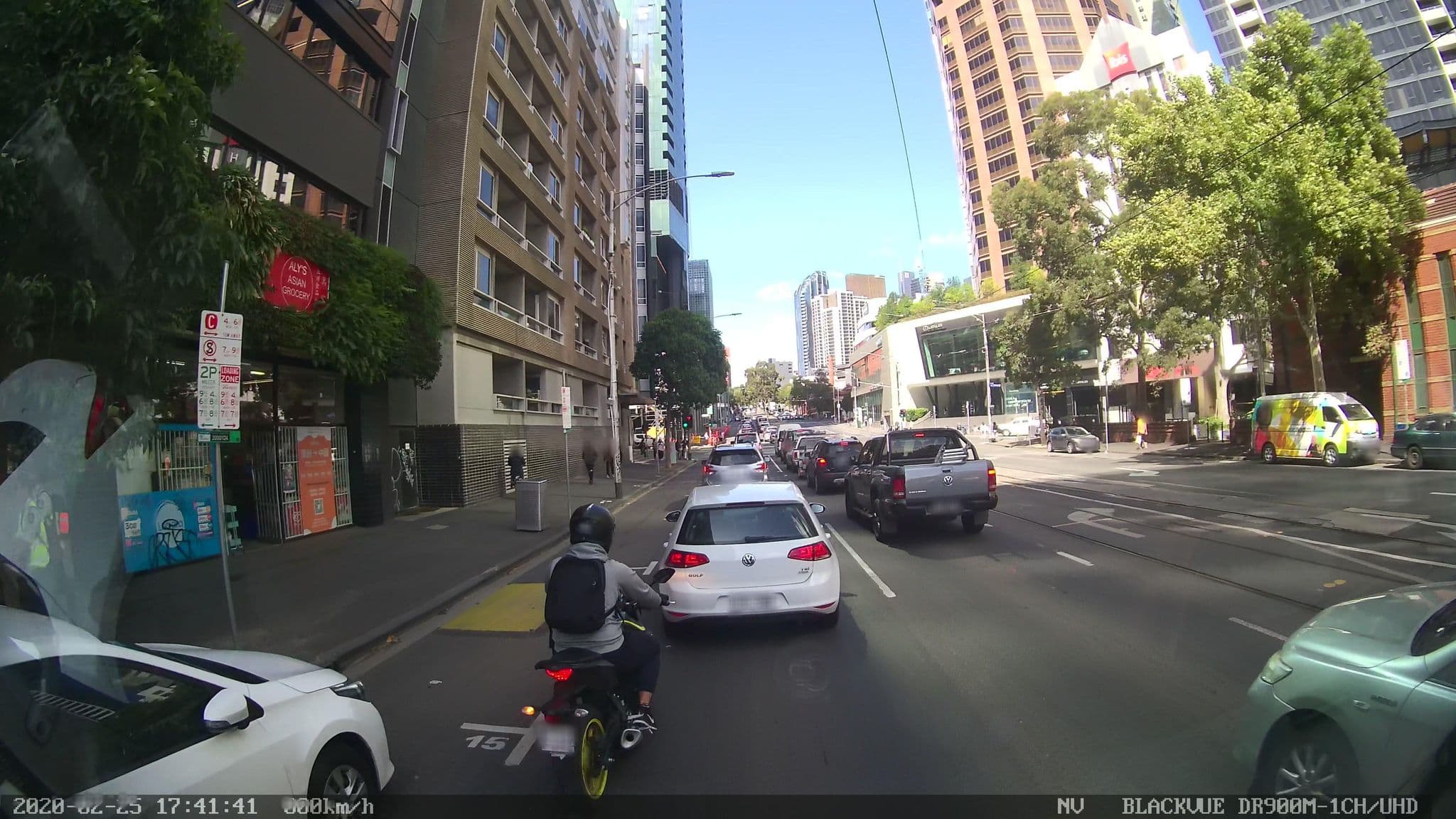 Street view near Elizabeth backpack, Melbourne — © scottsarah (CC BY-SA · Mapillary)