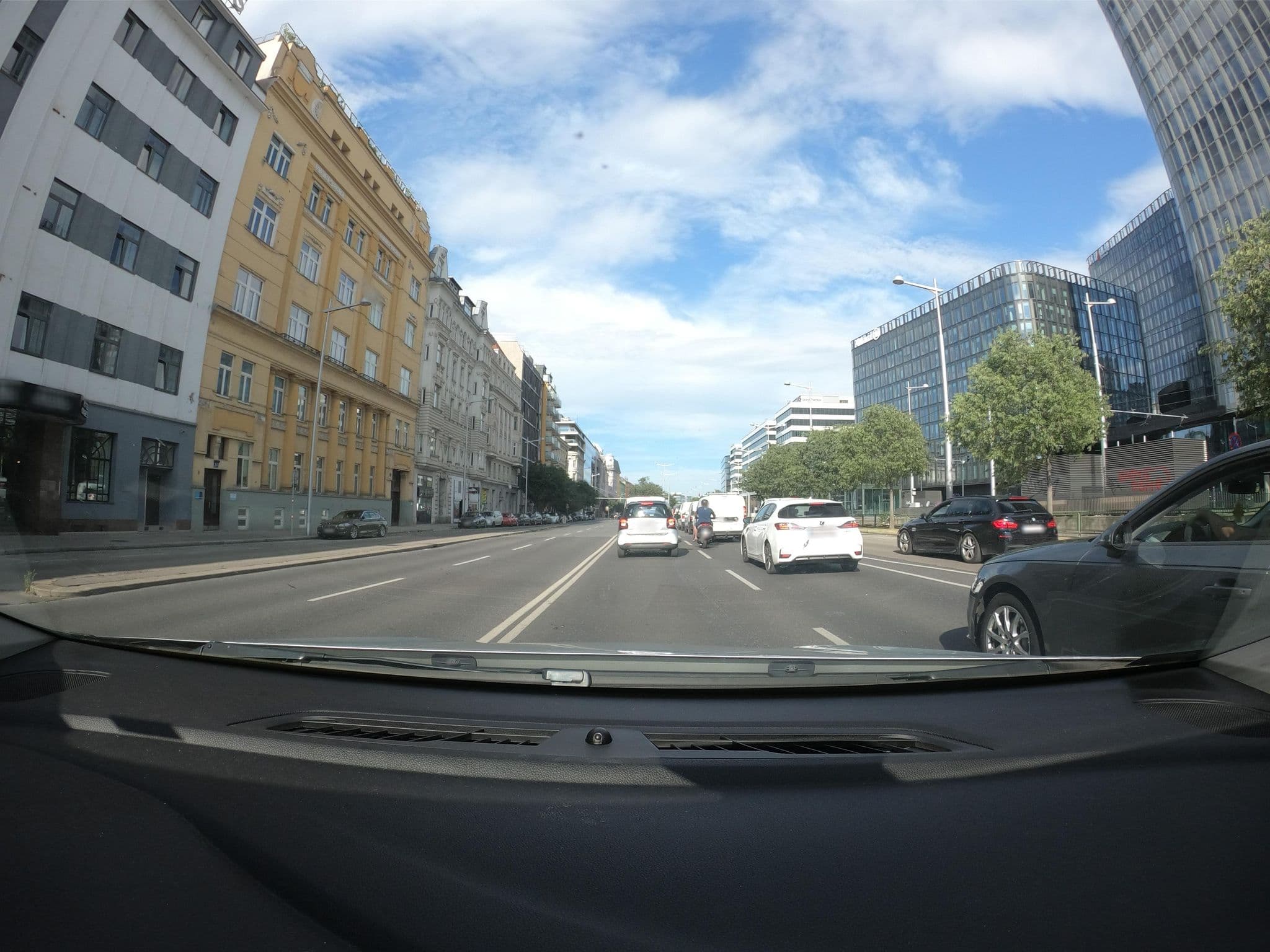 Street view near Novum Hotel Congress Wien, Margareten — © vst (CC BY-SA · Mapillary)