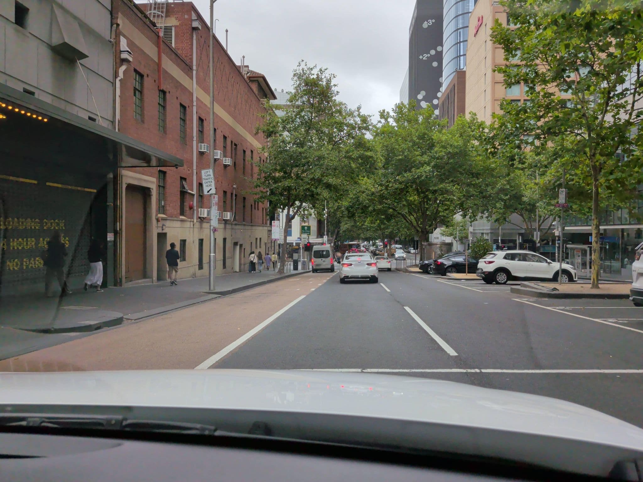 Street view near Quest On Lonsdale, Melbourne City Centre — © karand93 (CC BY-SA · Mapillary)