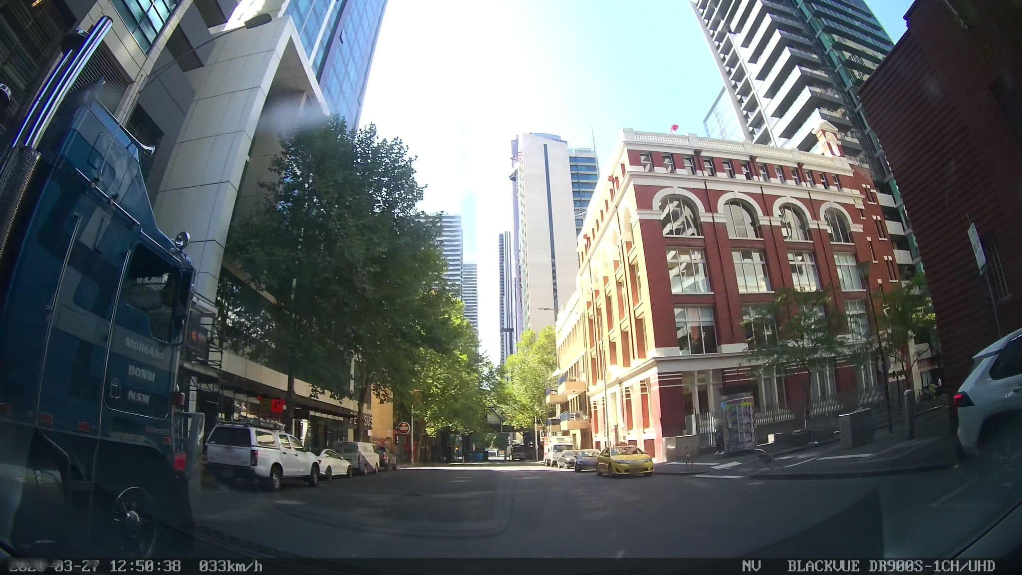 Street view near Pegasus Pool, West Melbourne — © eneerhut (CC BY-SA · Mapillary)