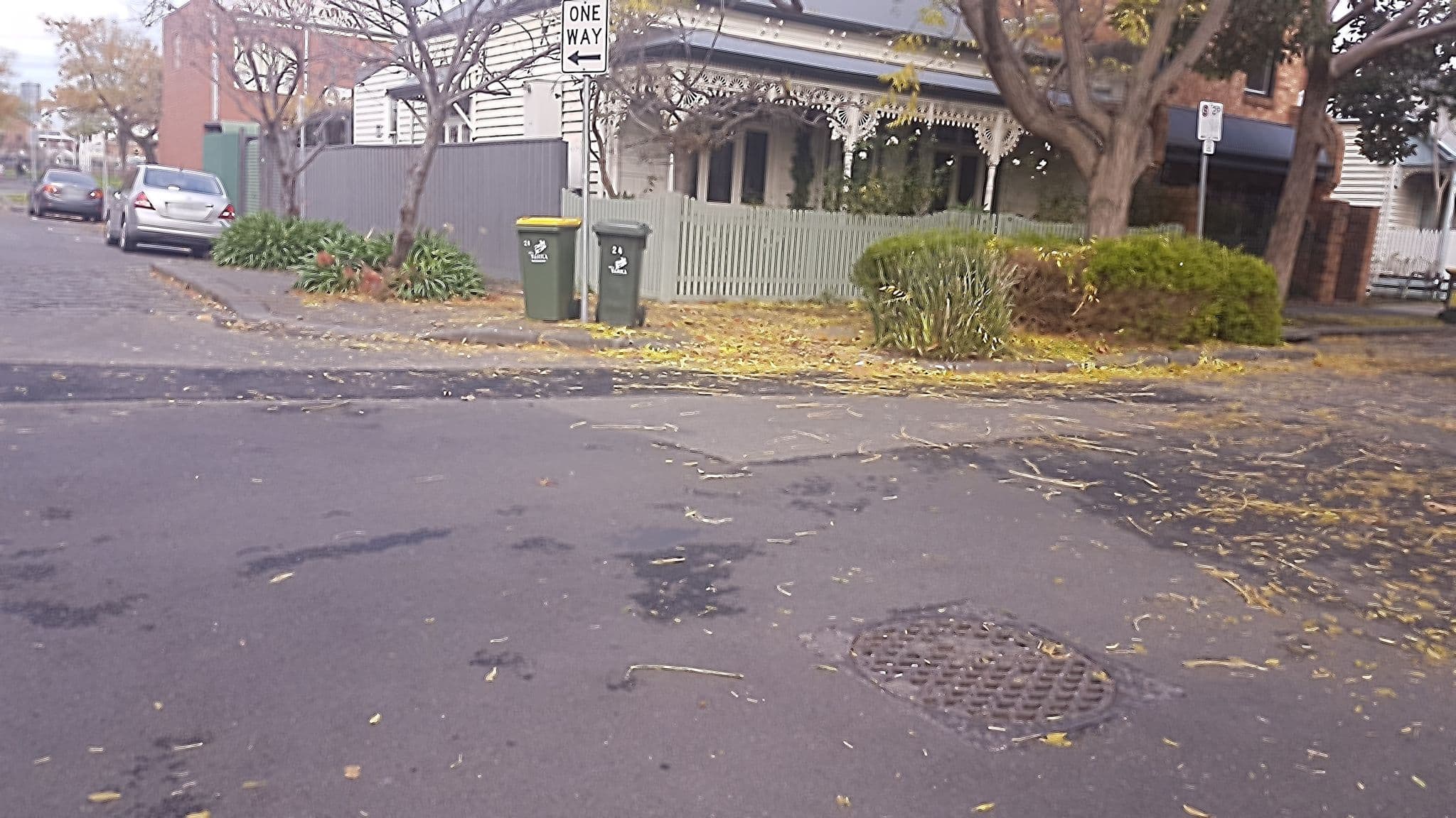 Street view near apartment2c somerset, Richmond — © skillsy (CC BY-SA · Mapillary)