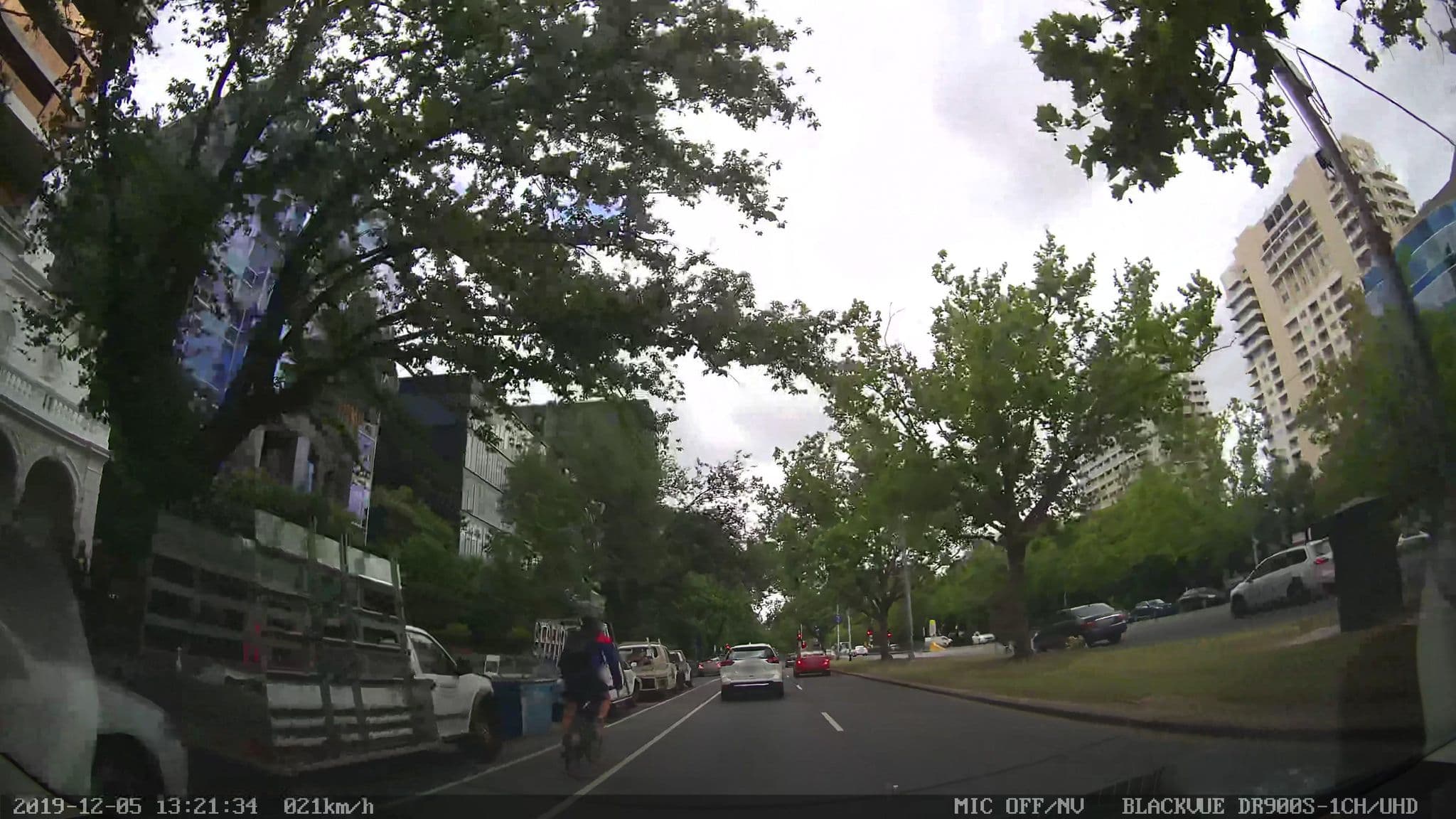 Street view near Charsfield Hotel, South Yarra — © skillsy (CC BY-SA · Mapillary)