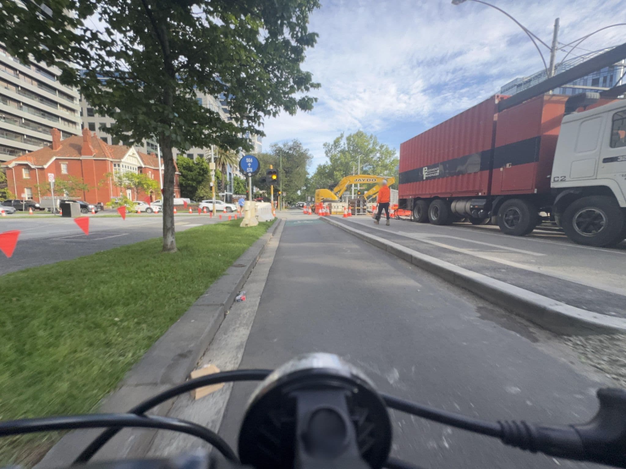 Street view near All Seasons Hotel, Prahran — © amallama (CC BY-SA · Mapillary)