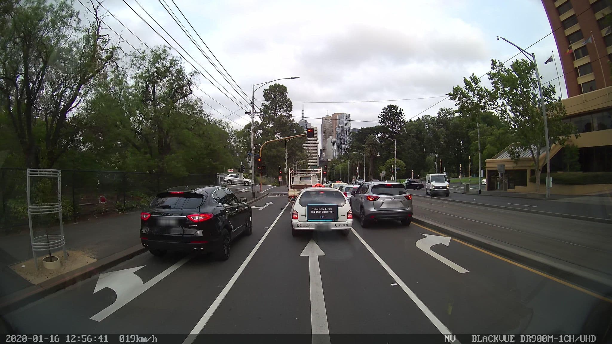 Street view near Hilton On The Park, Jolimont — © scottsarah (CC BY-SA · Mapillary)