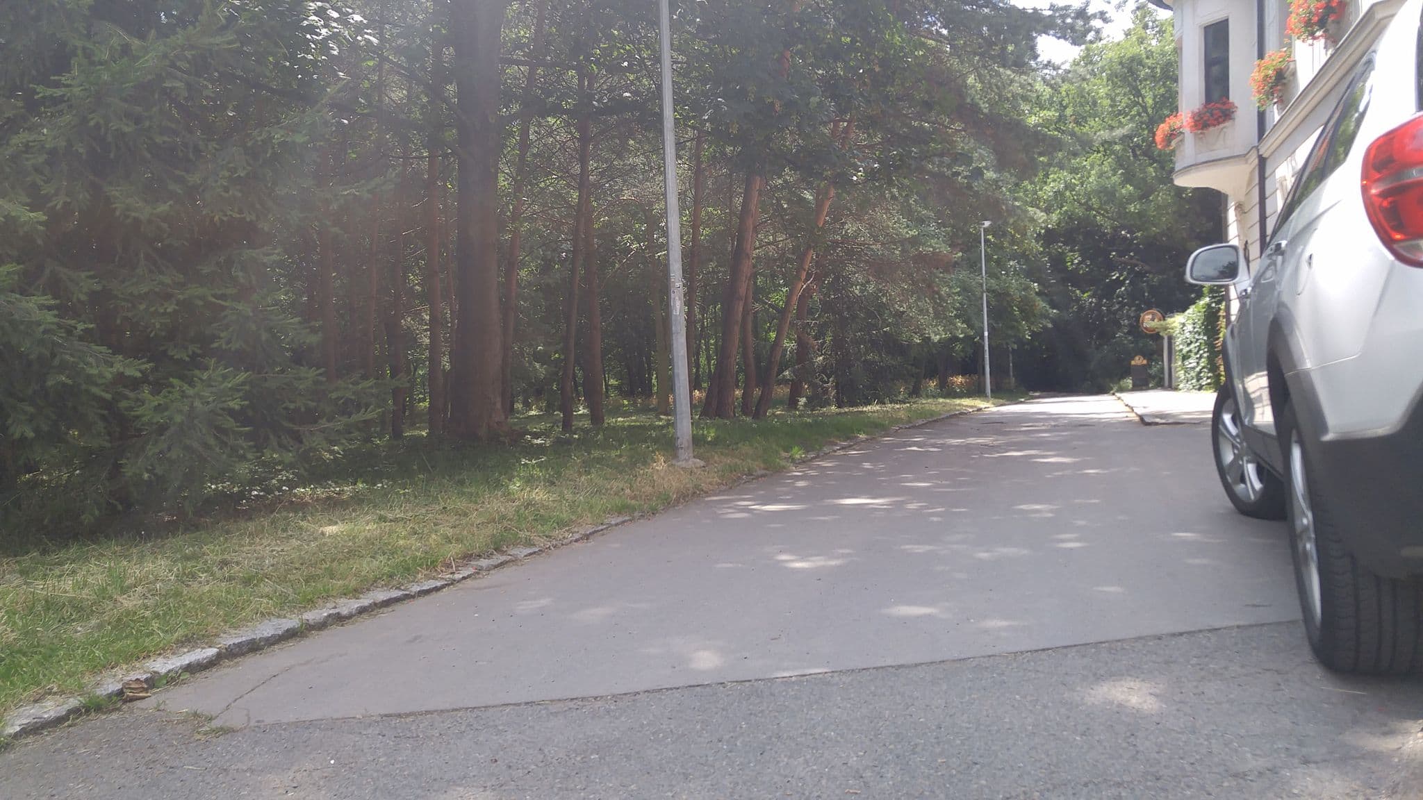 Street view near Větrník, Veleslavín — © pbb (CC BY-SA · Mapillary)