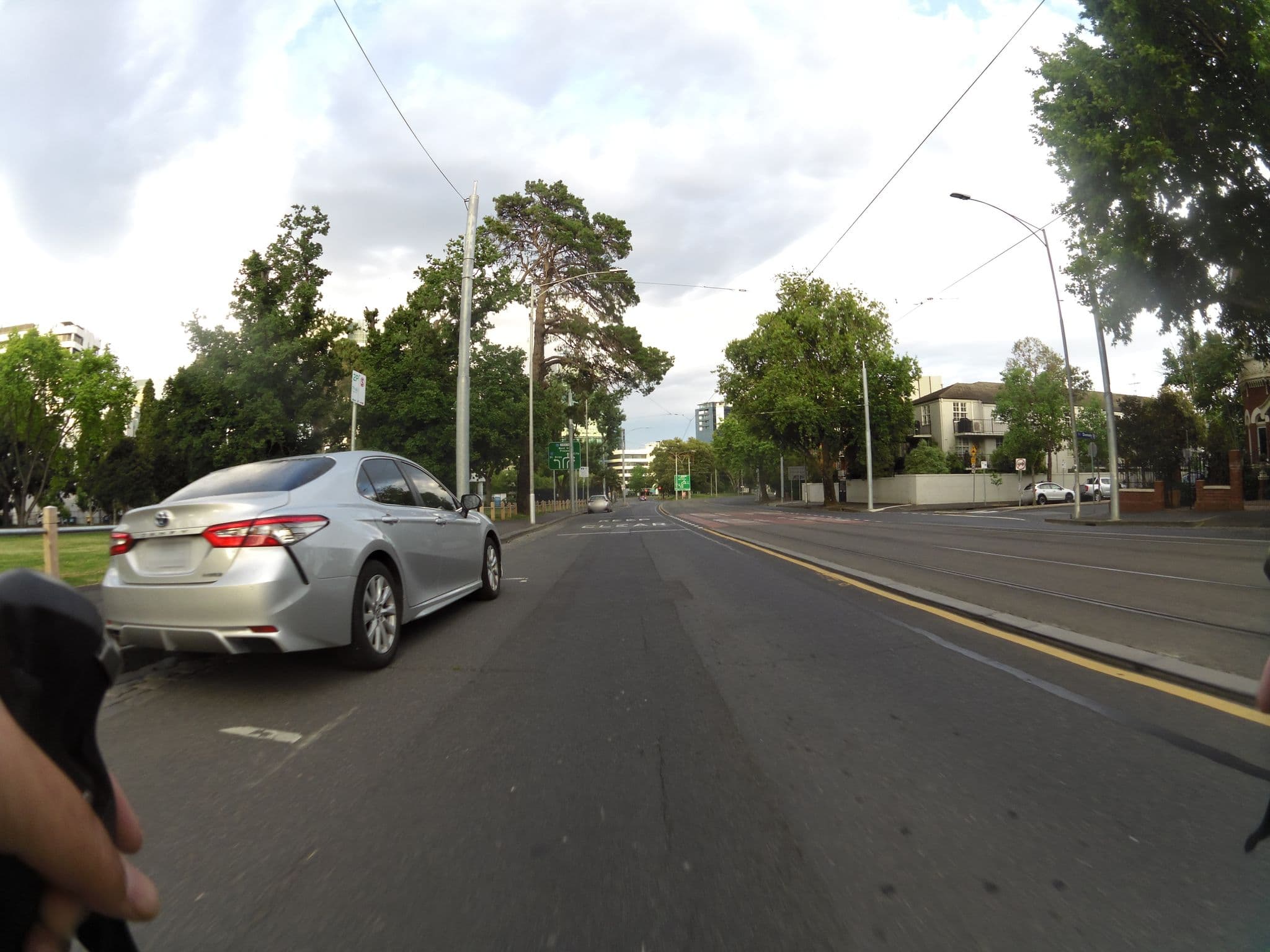 Street view near The Tilba, South Melbourne — © skillsy (CC BY-SA · Mapillary)