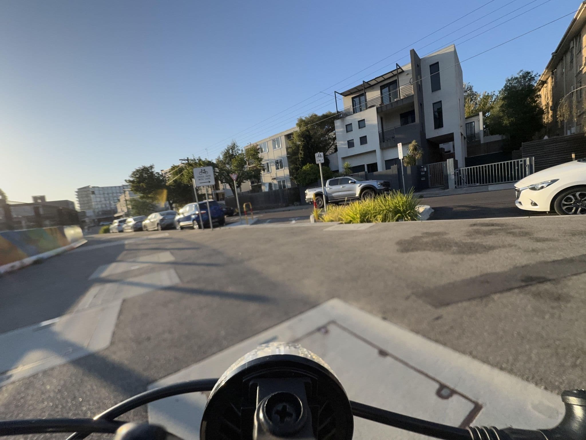 Street view near Apartments Of South Yarra, South Yarra — © amallama (CC BY-SA · Mapillary)