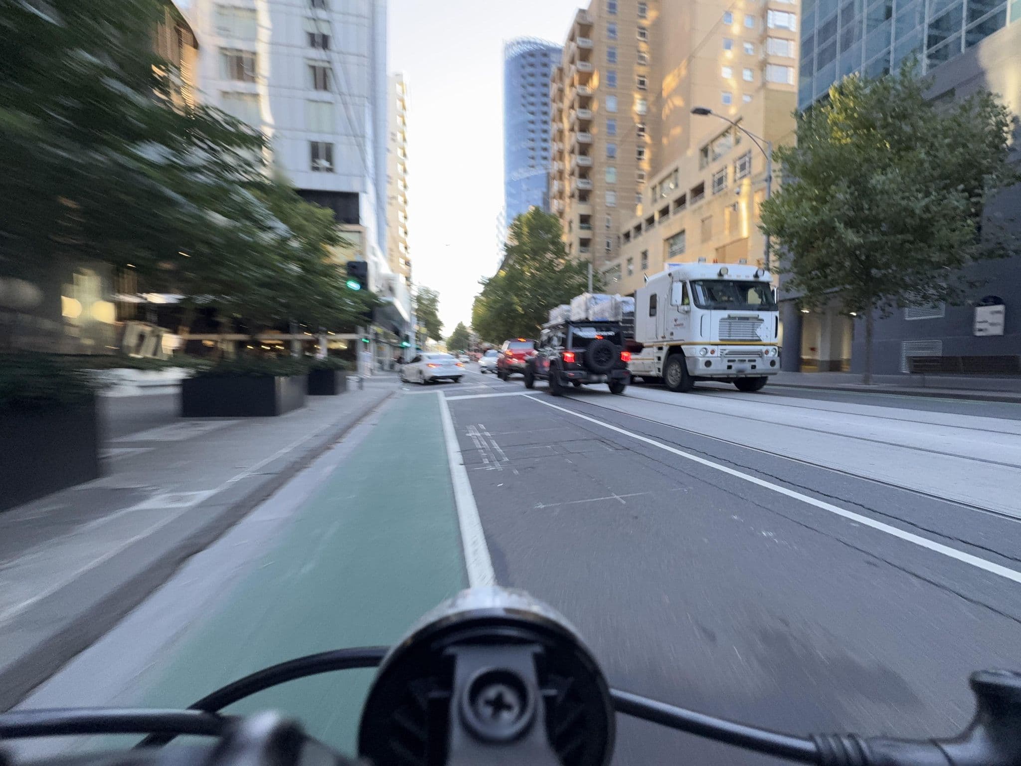 Street view near Quang Hiep Hotel, South Yarra — © amallama (CC BY-SA · Mapillary)